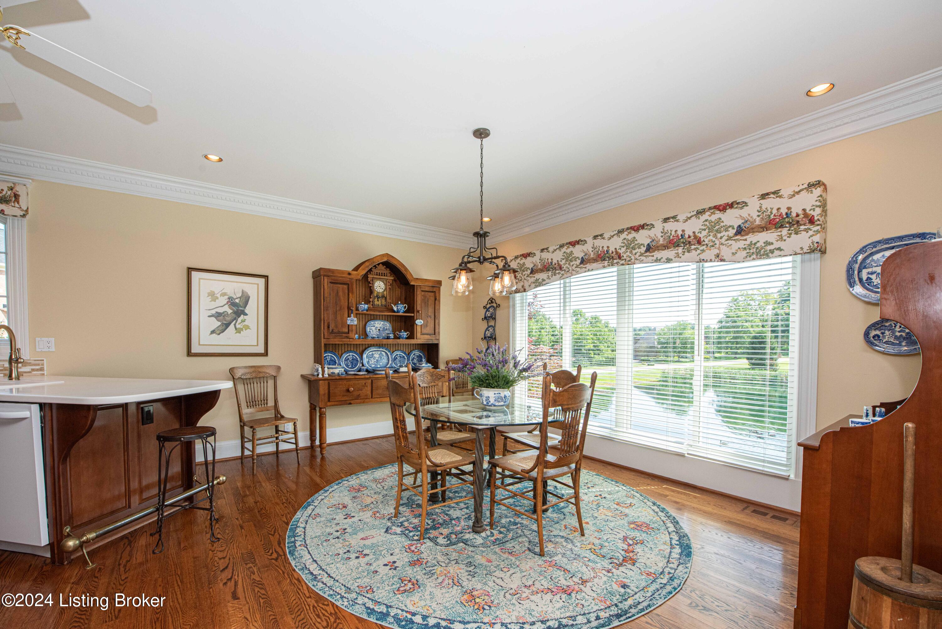 933 Woodland Heights Dr