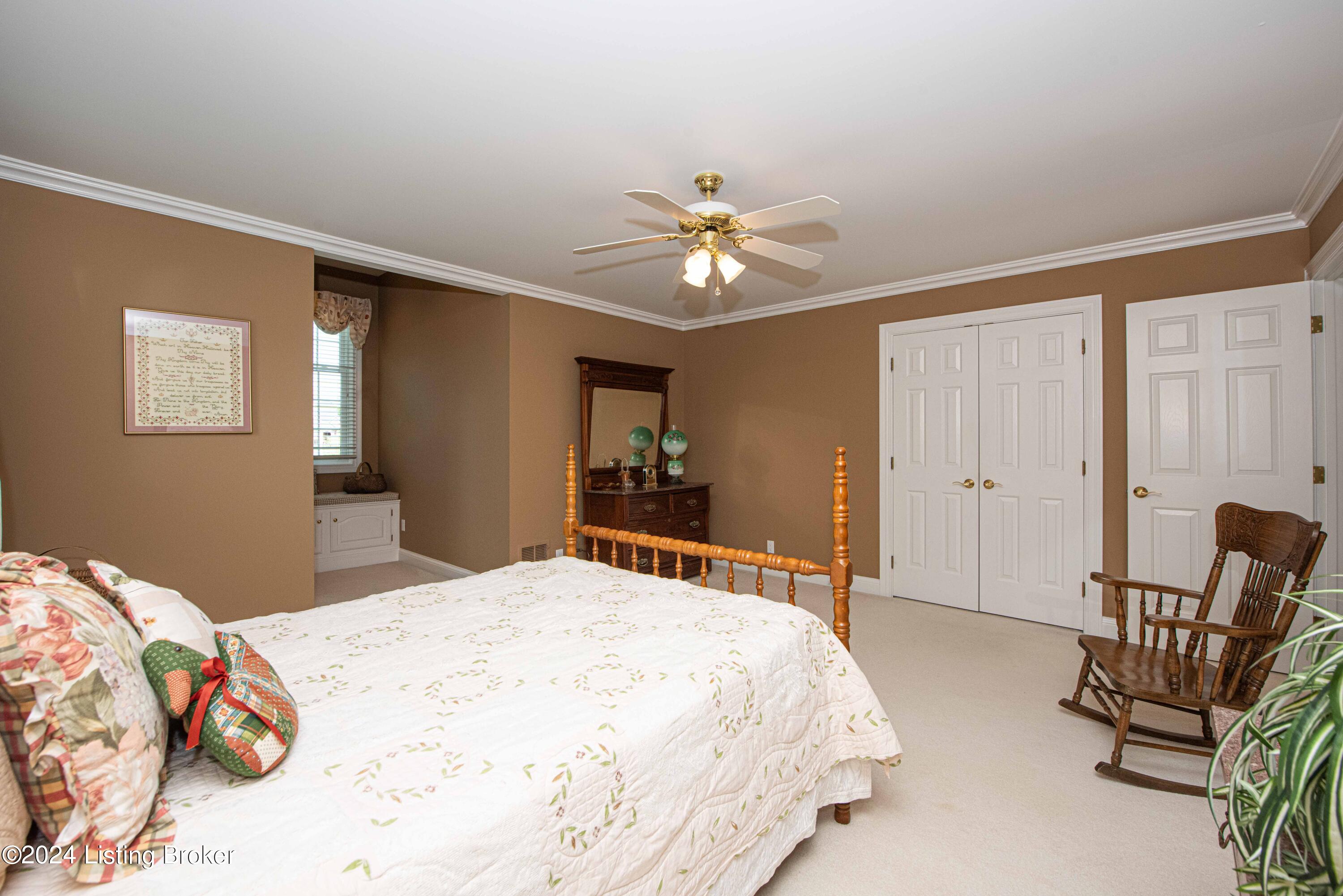 933 Woodland Heights Dr