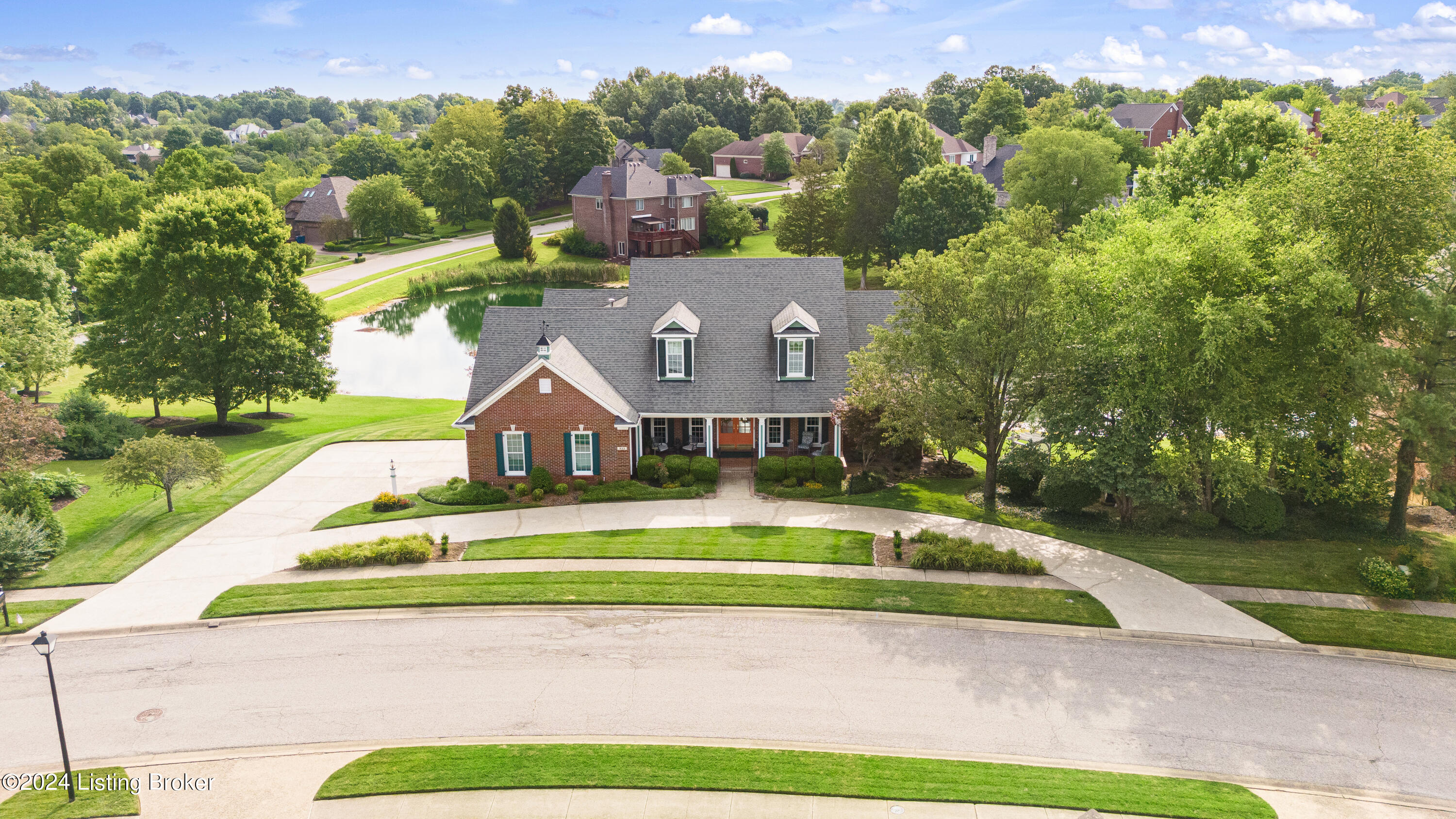 933 Woodland Heights Dr