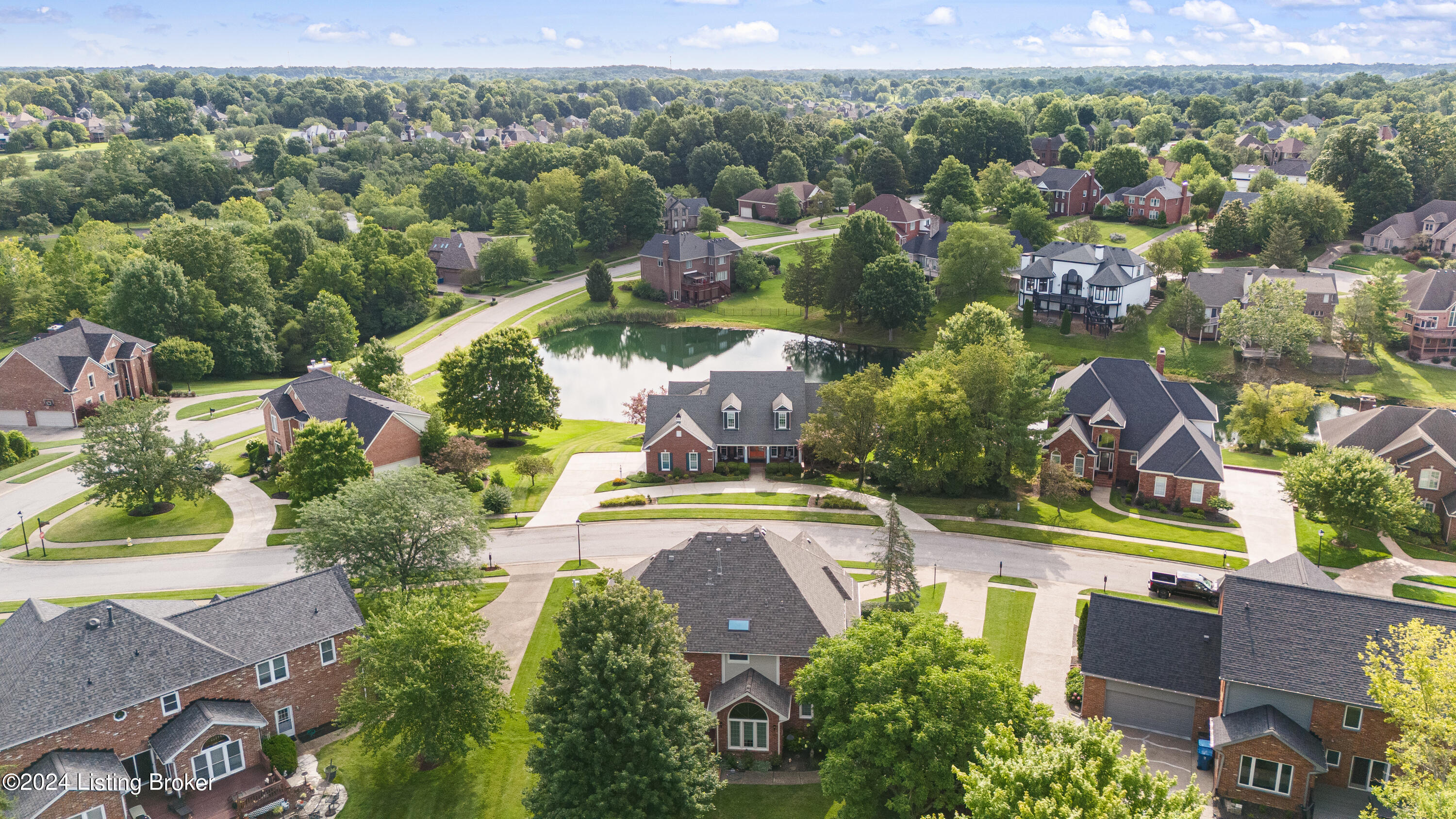 933 Woodland Heights Dr