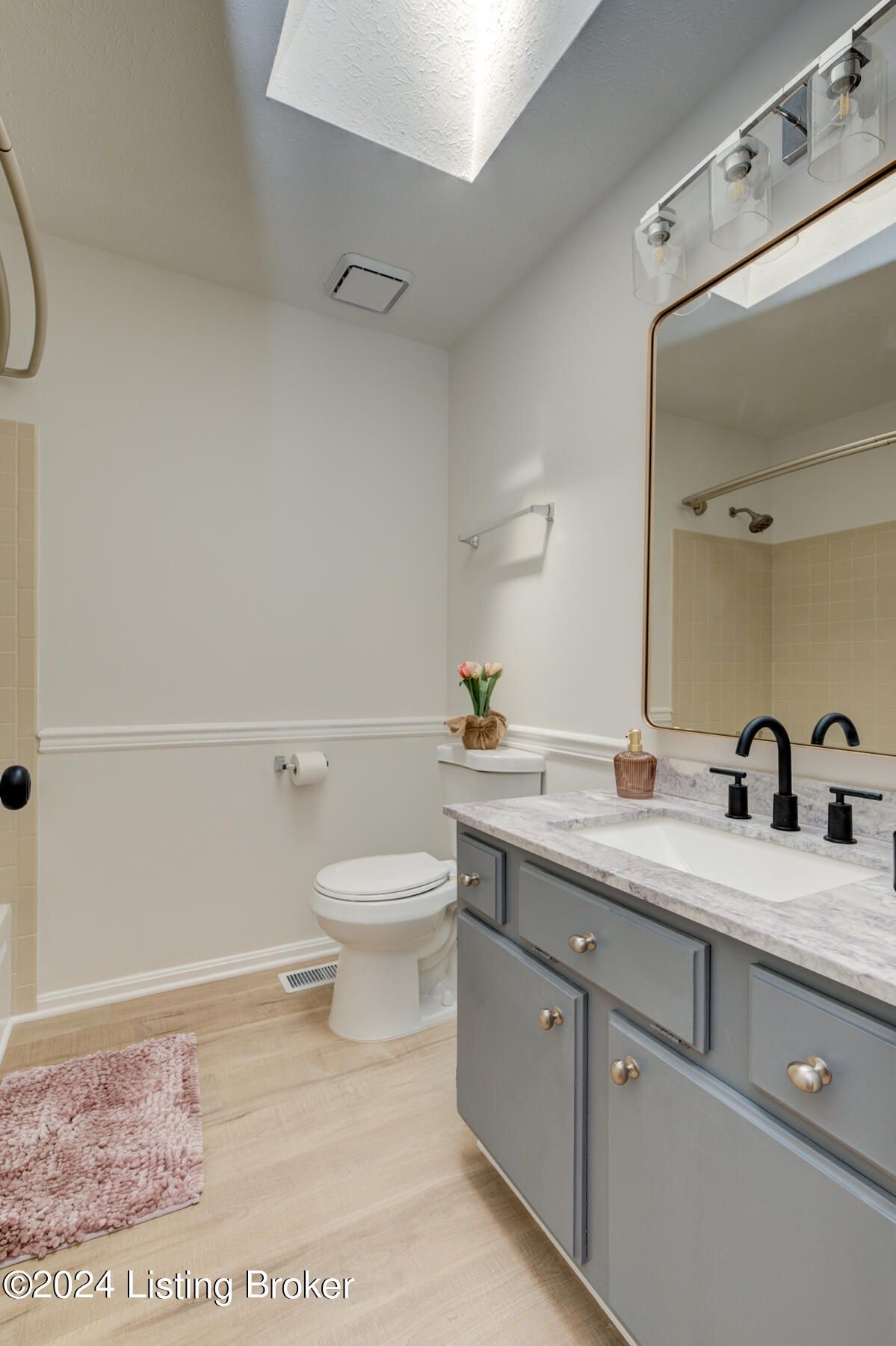 7411 Crawfordshire Ln