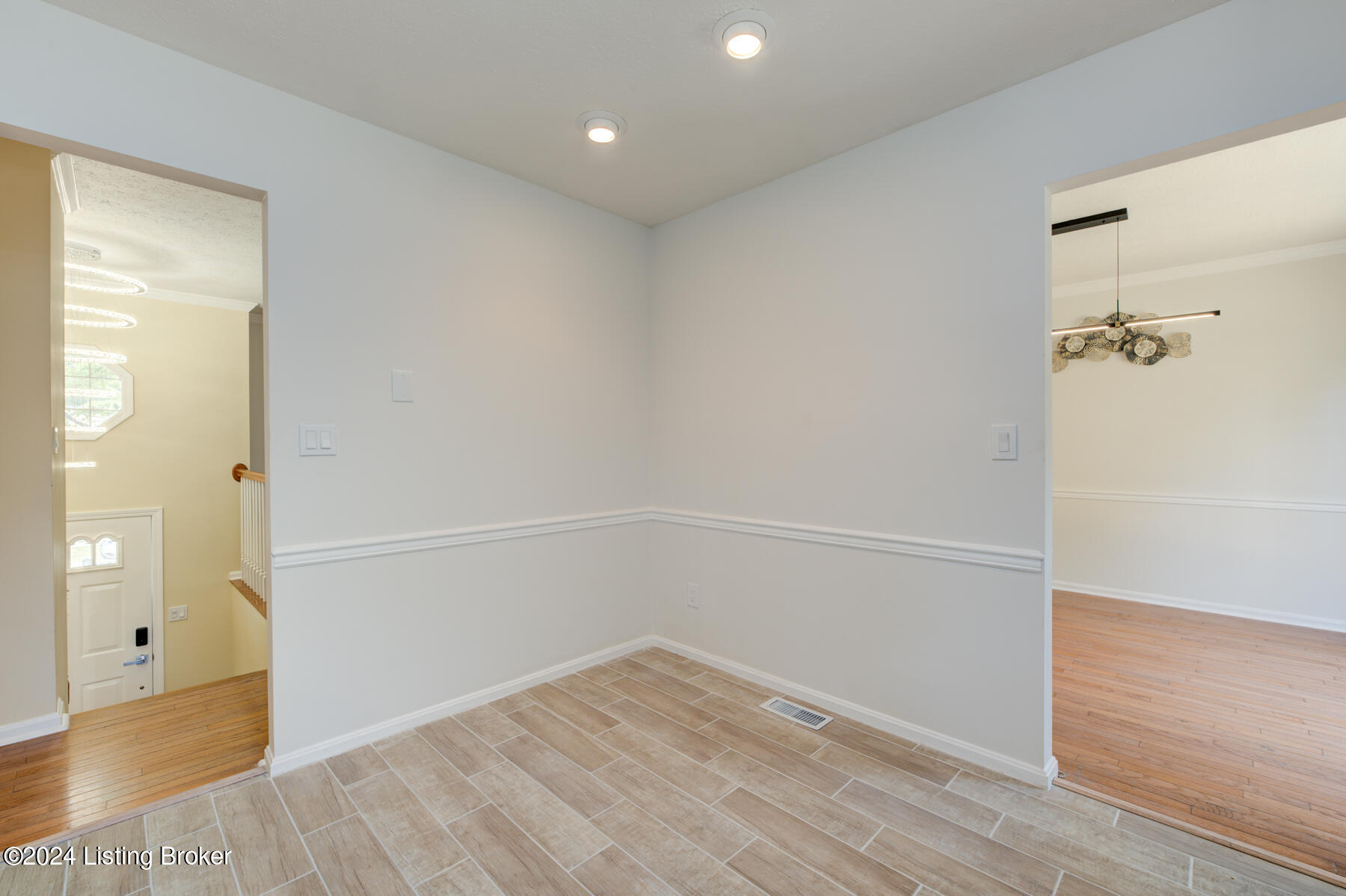 7411 Crawfordshire Ln