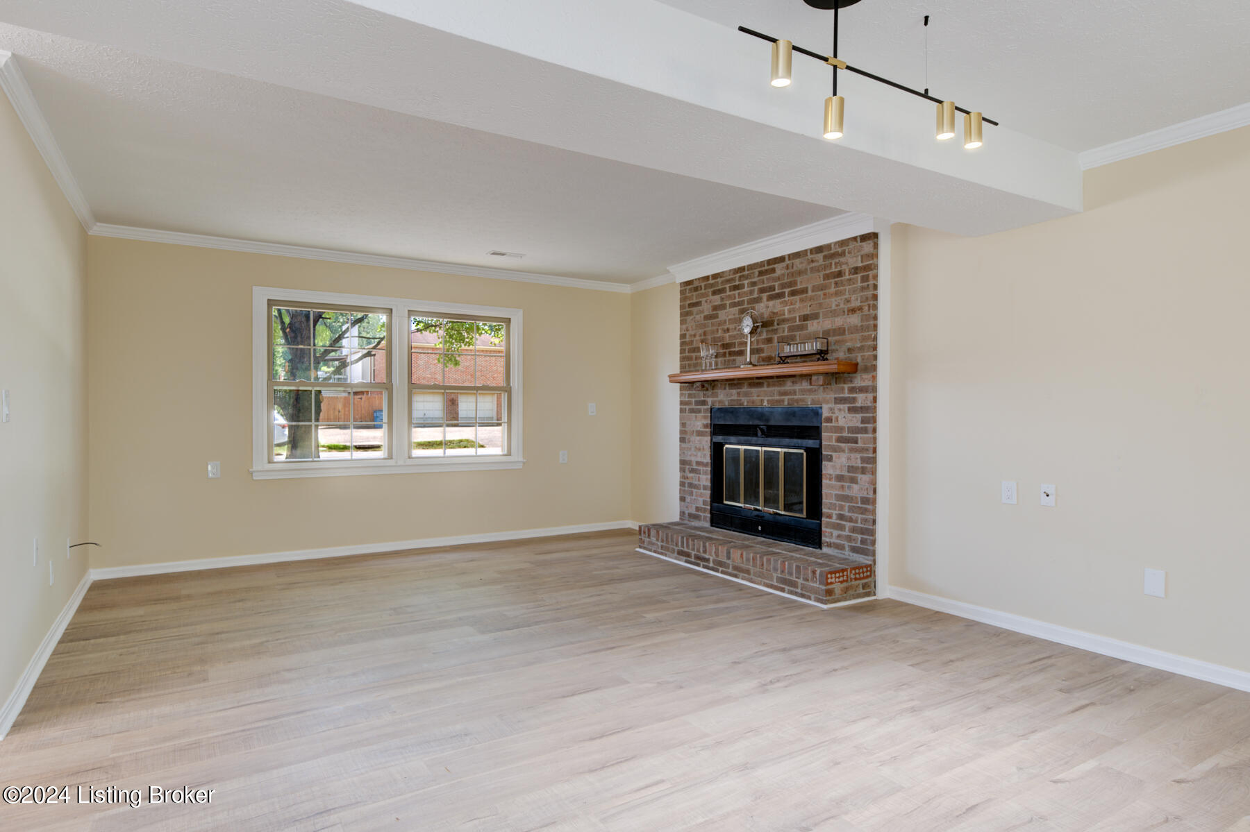 7411 Crawfordshire Ln