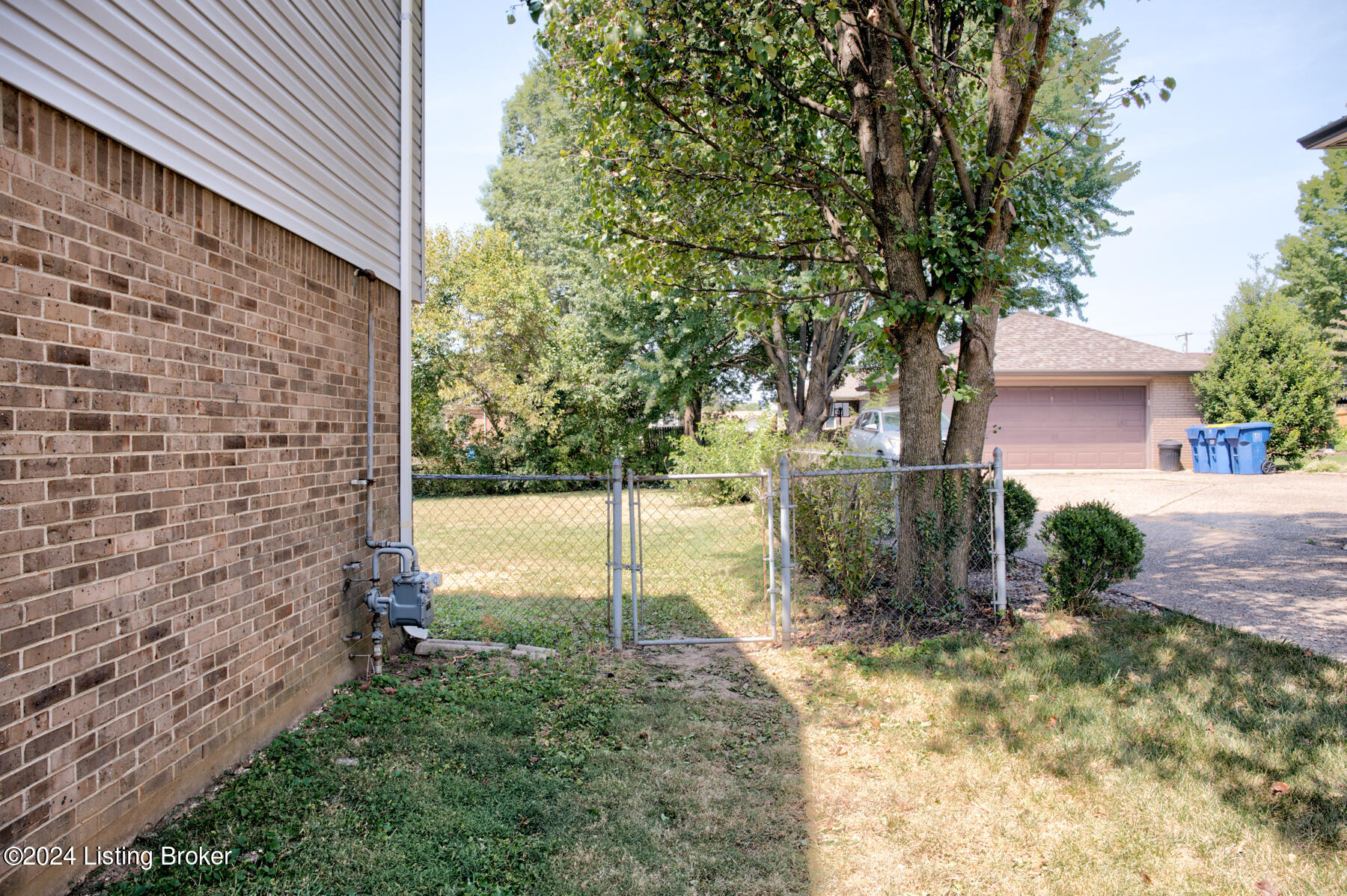 7411 Crawfordshire Ln