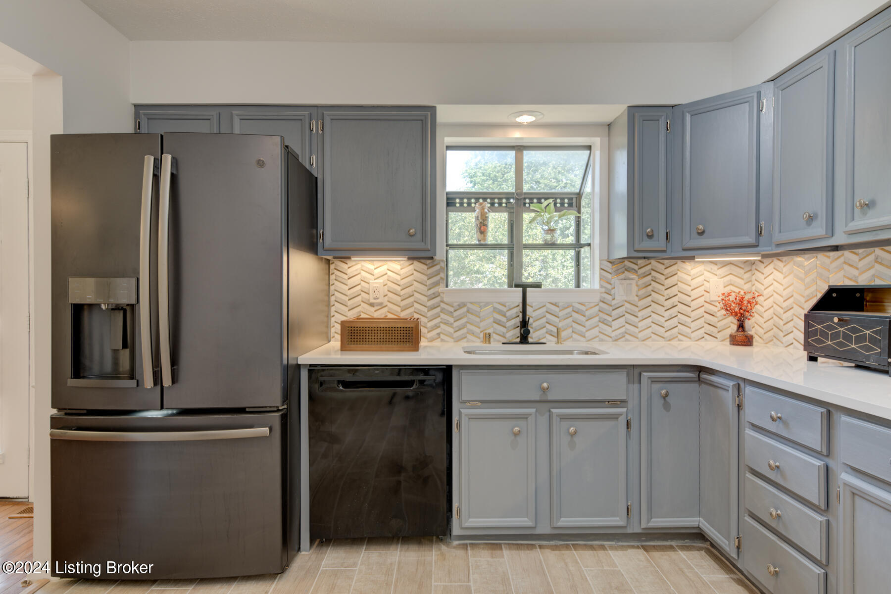 7411 Crawfordshire Ln