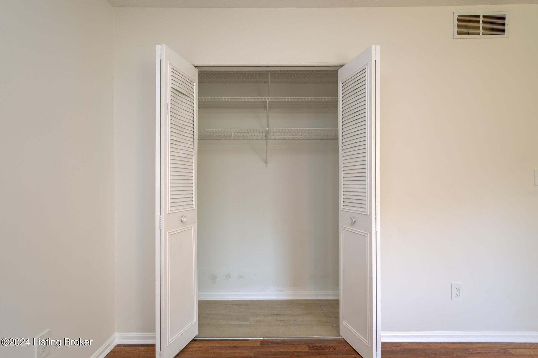 7411 Crawfordshire Ln