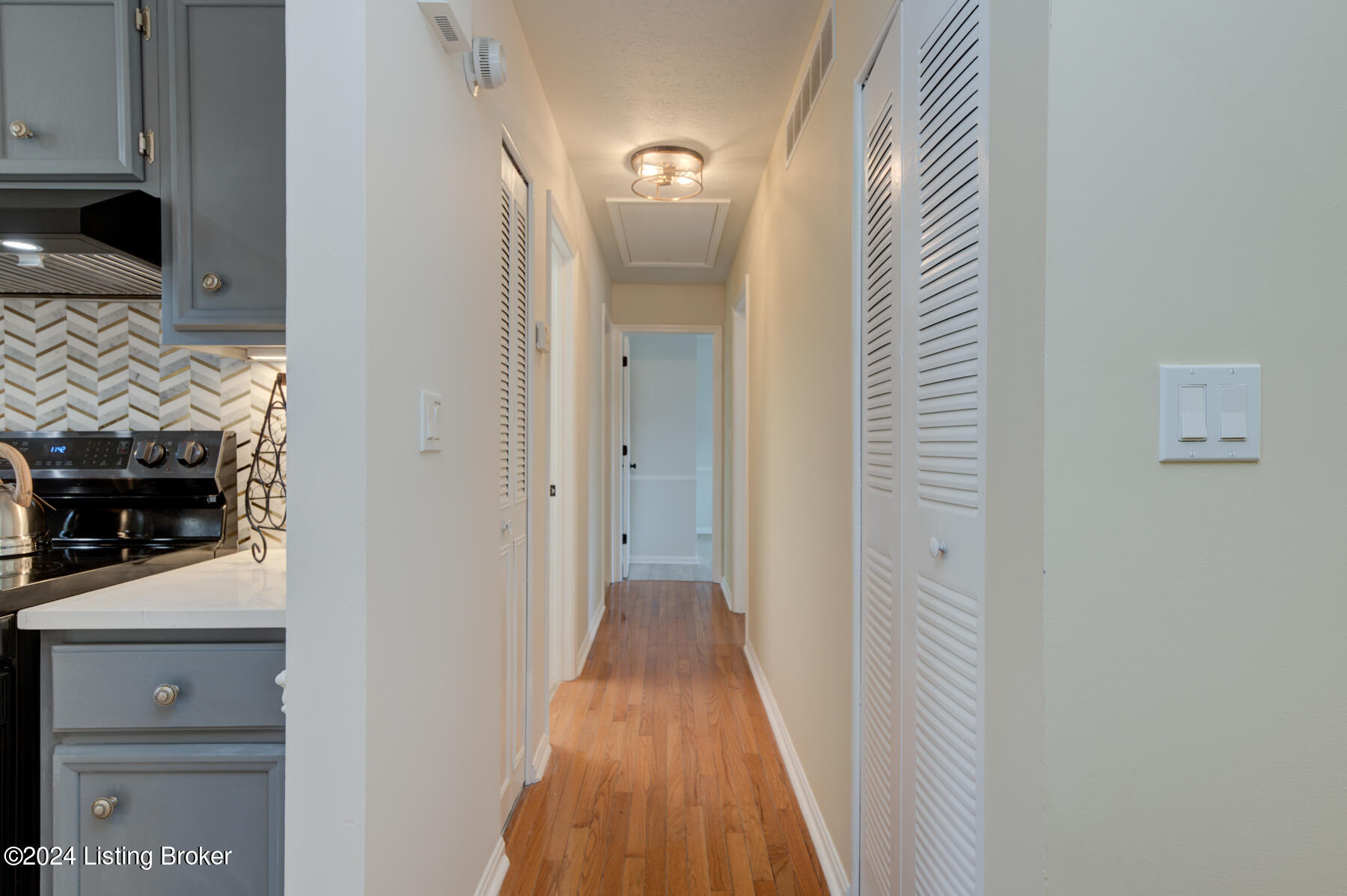 7411 Crawfordshire Ln