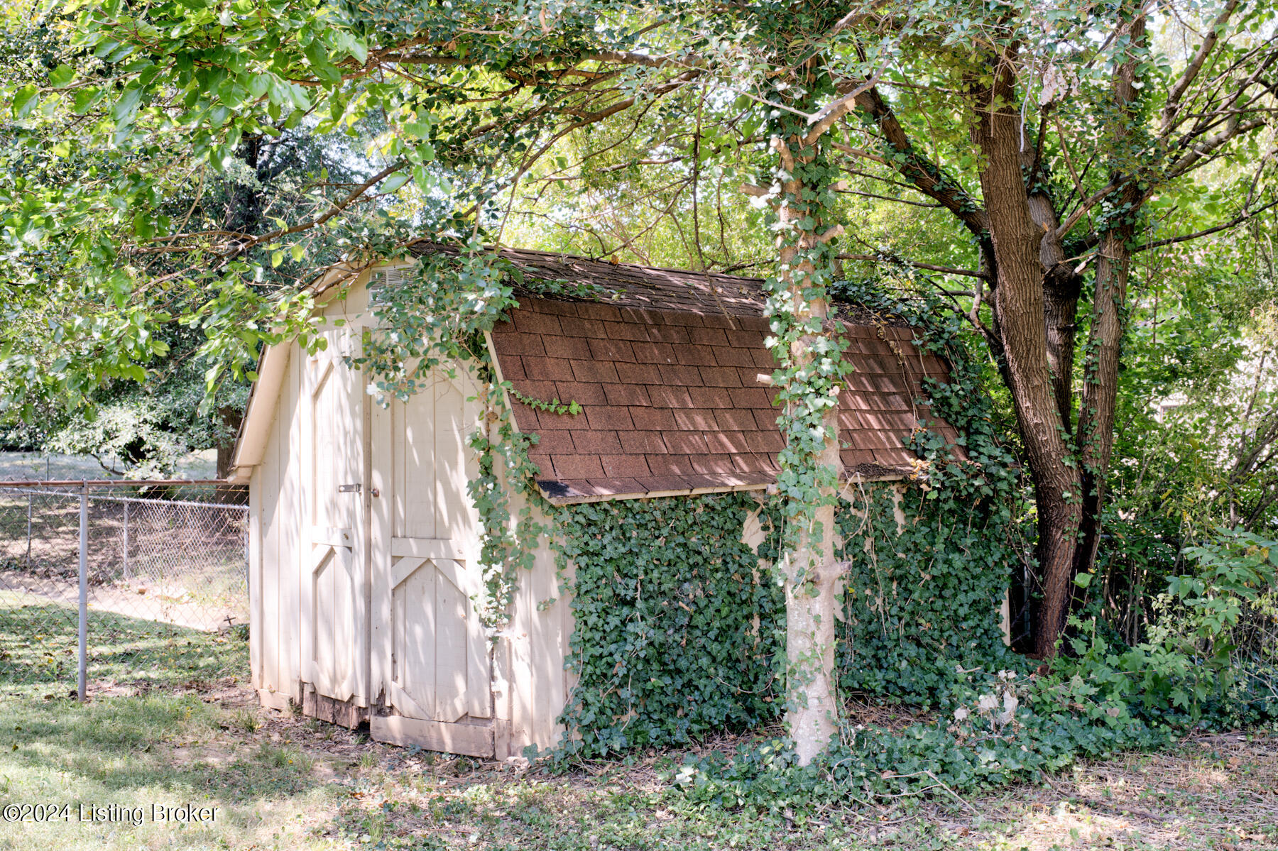 7411 Crawfordshire Ln