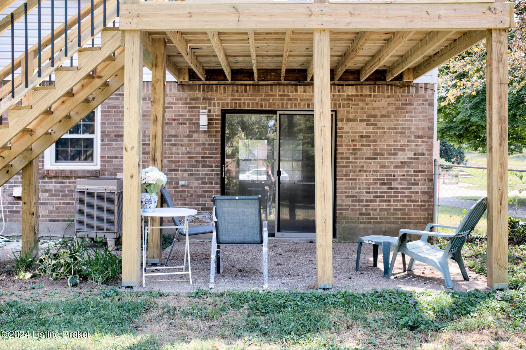 7411 Crawfordshire Ln