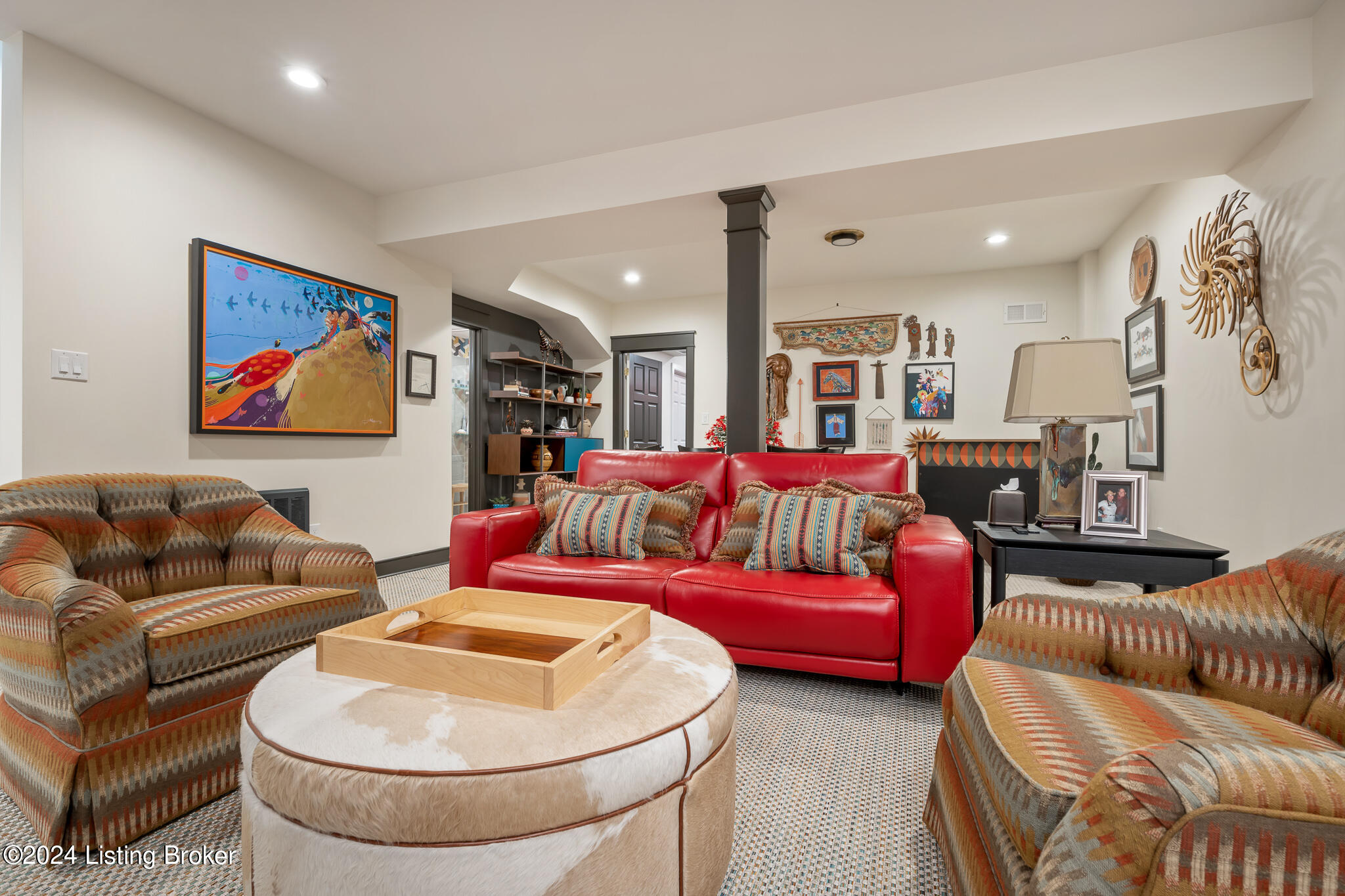 4701 Hollis Ln
