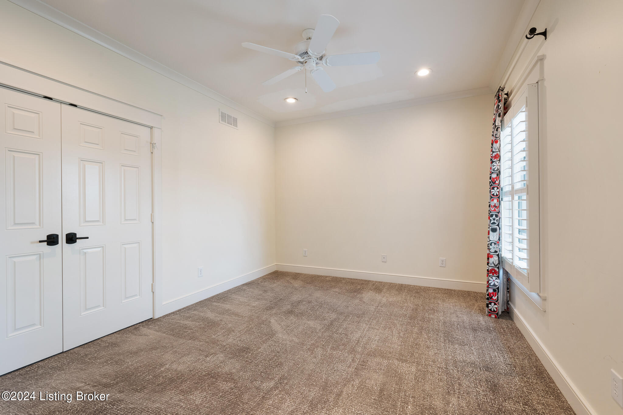 4701 Hollis Ln