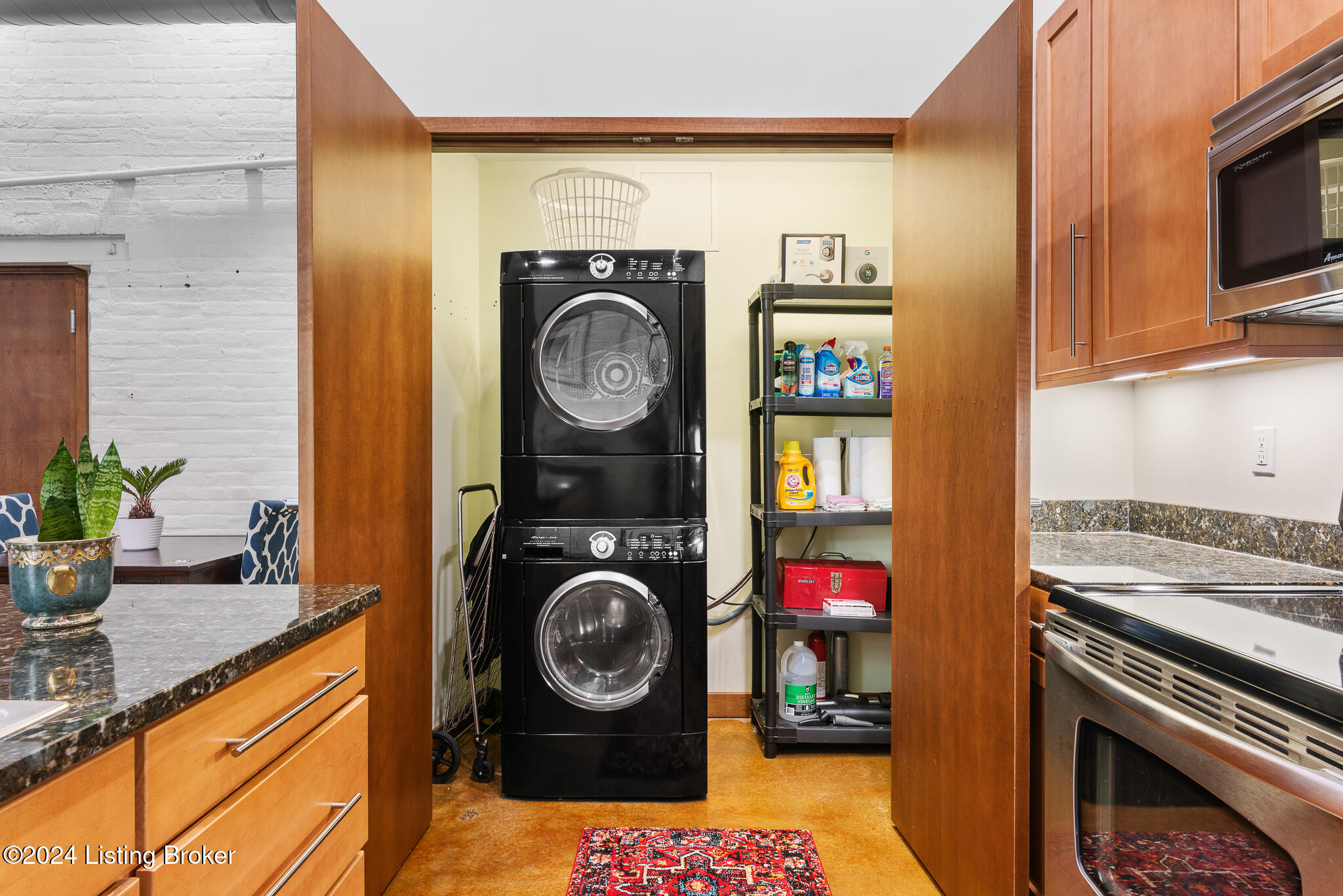 309 E Market St, 210