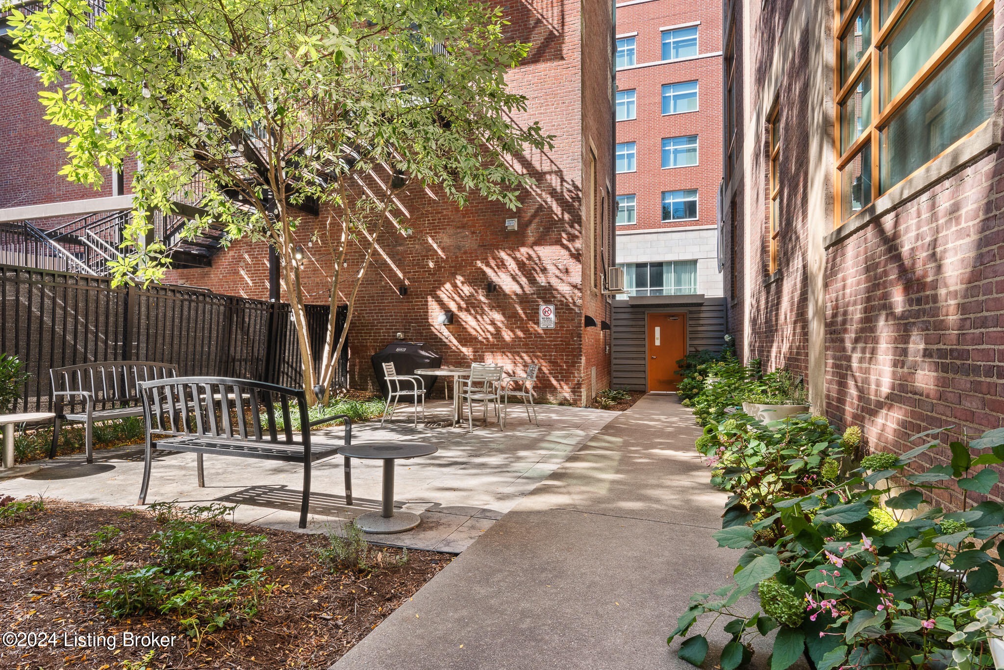 309 E Market St, 210