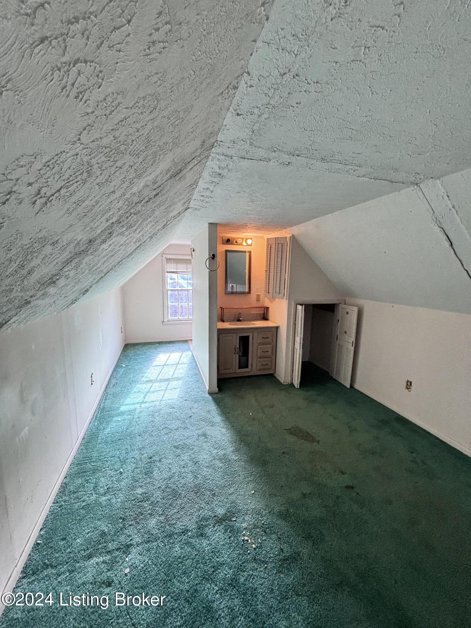 3020 Curran Rd