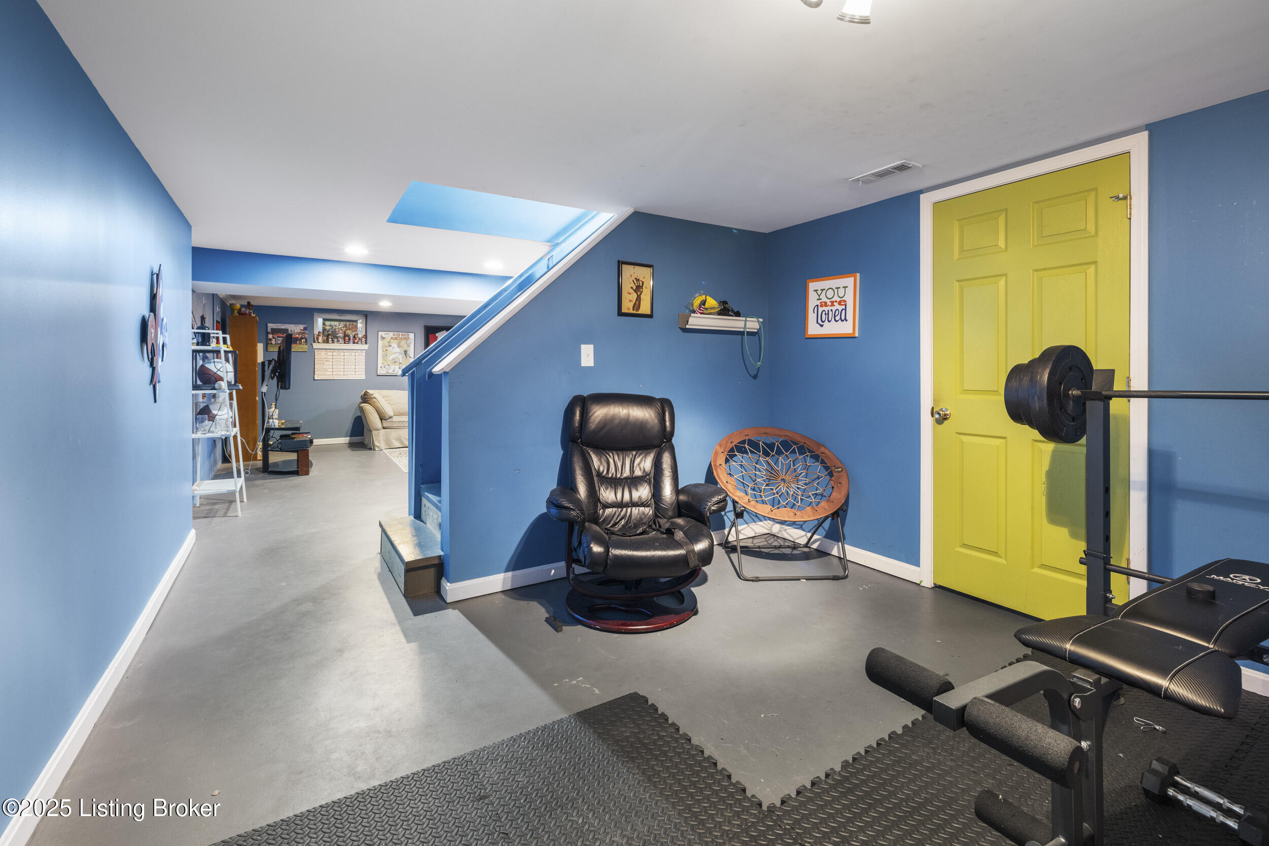 6708 Greenlawn Rd