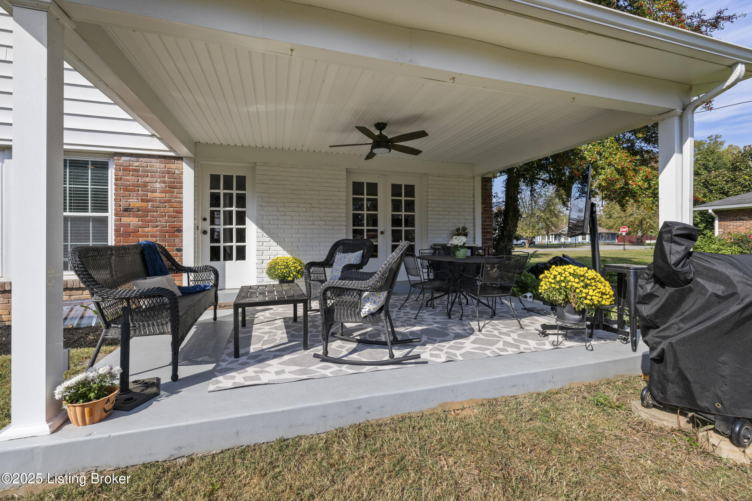 6708 Greenlawn Rd