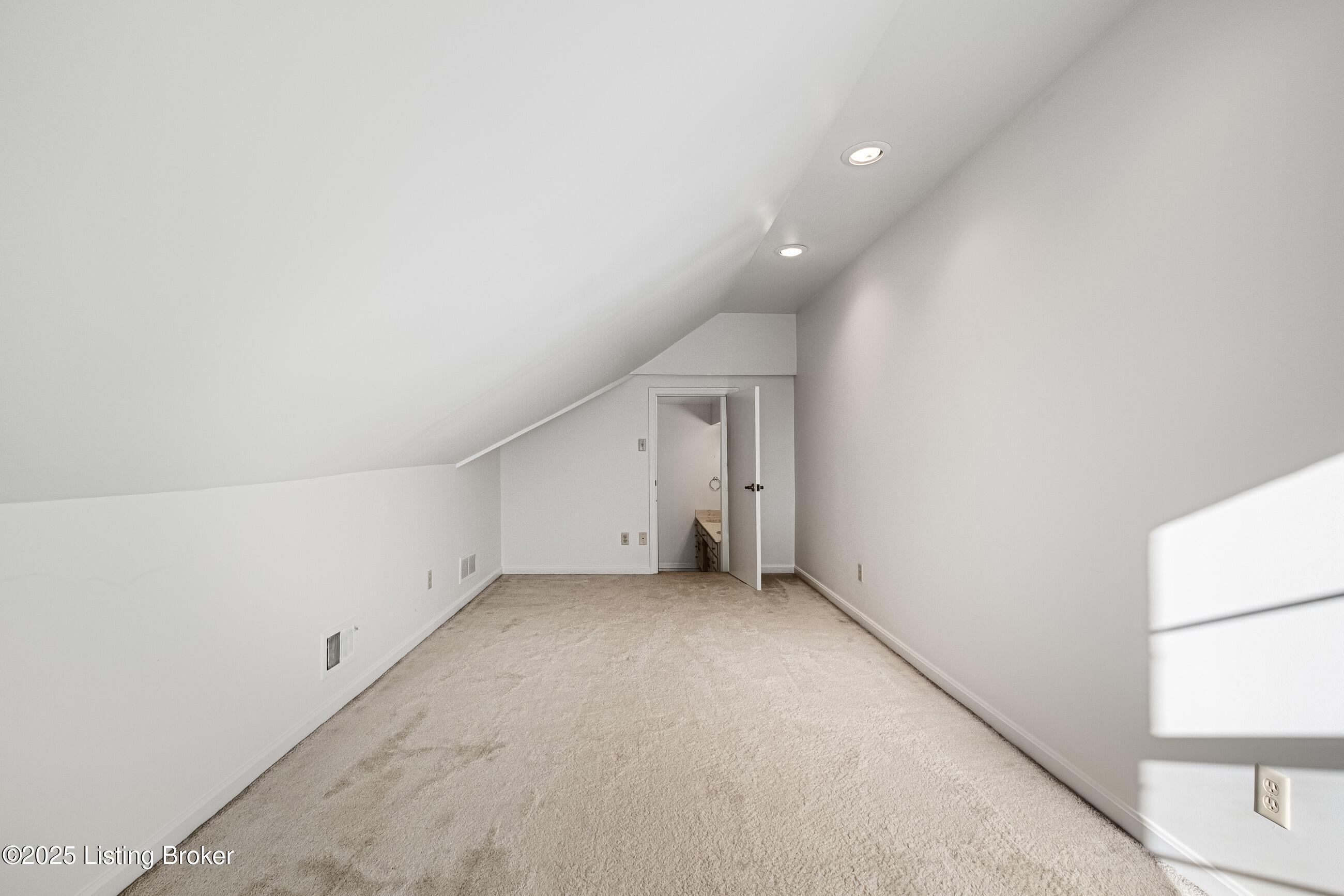 5805 Creighton Hill Rd