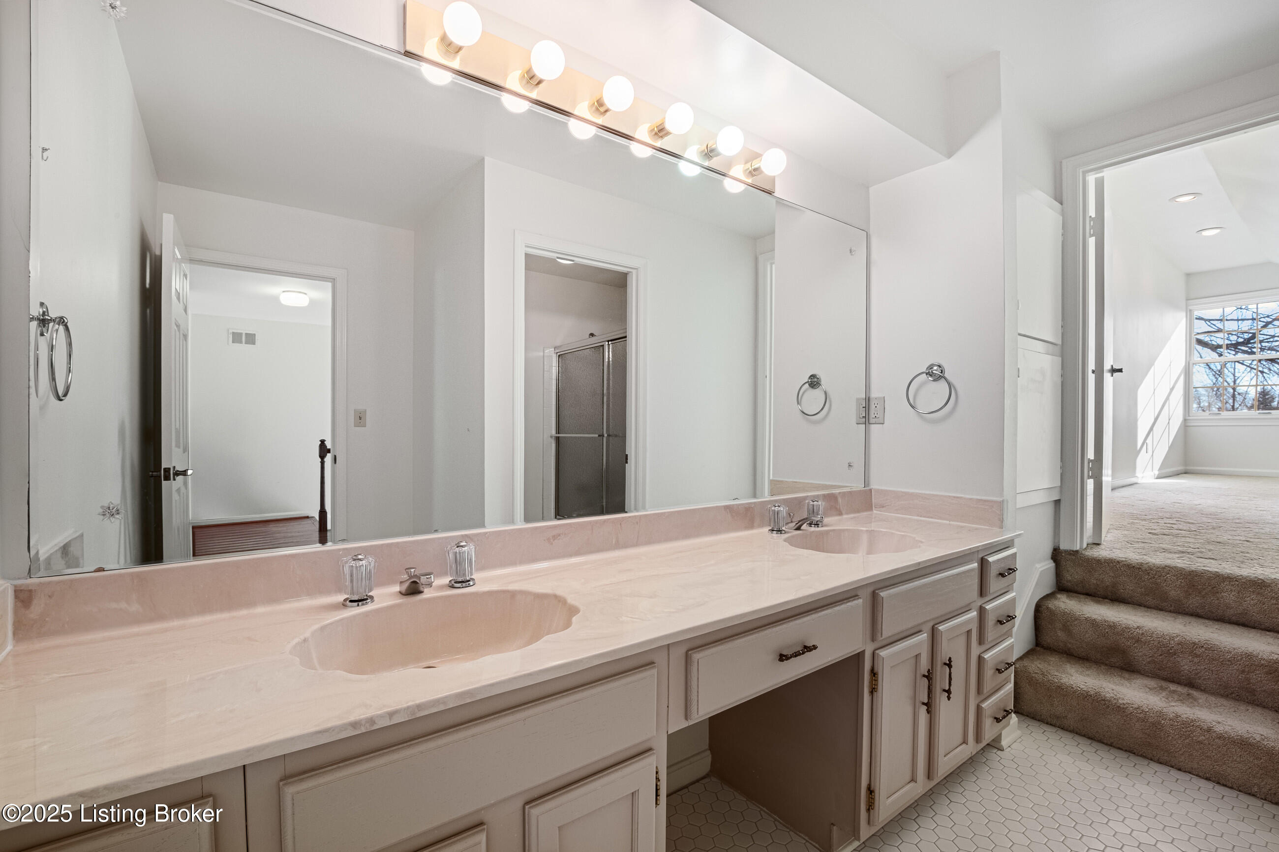 5805 Creighton Hill Rd