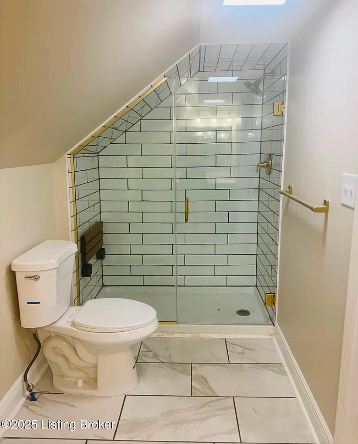 345 Chenoweth Ln