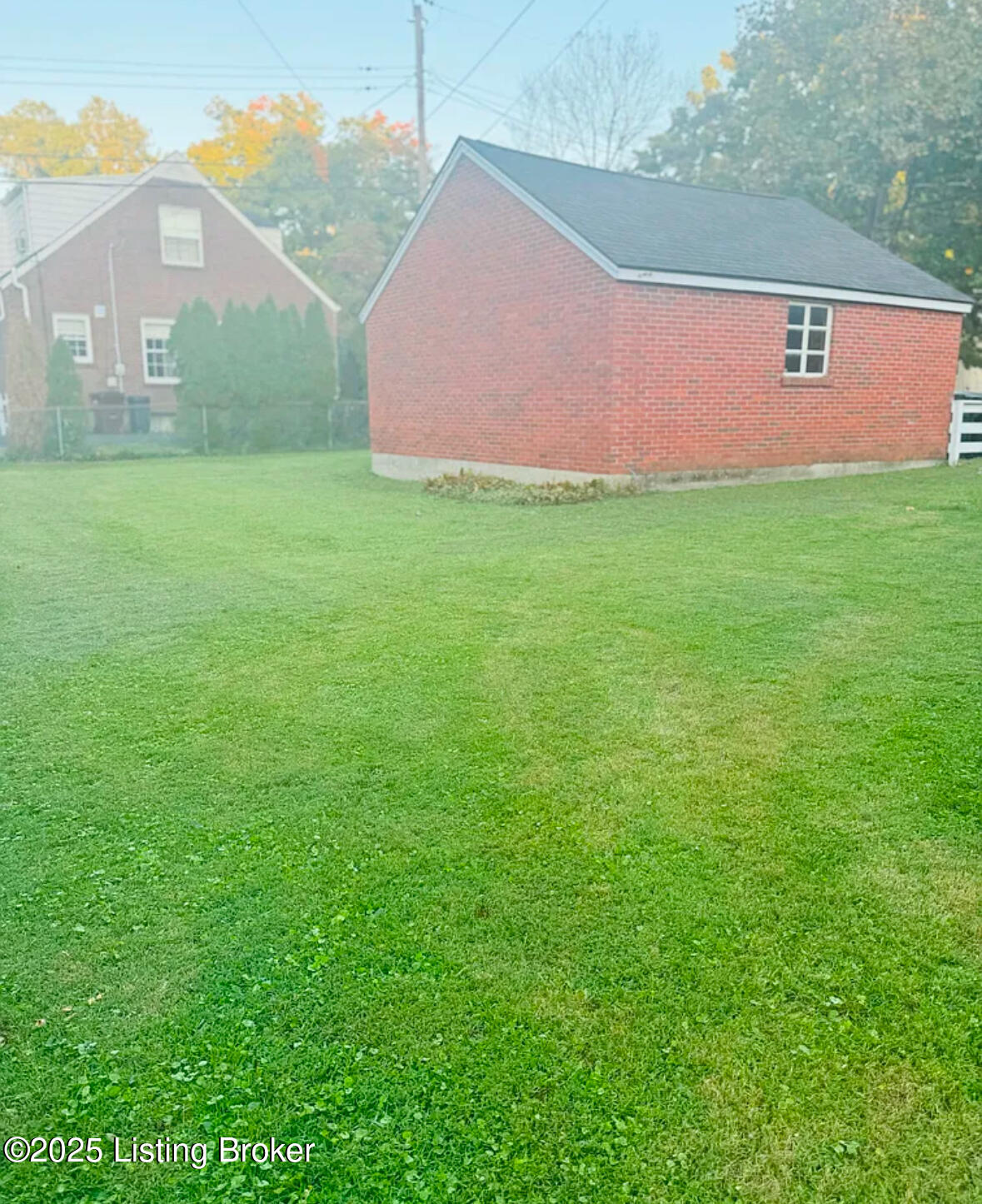 345 Chenoweth Ln