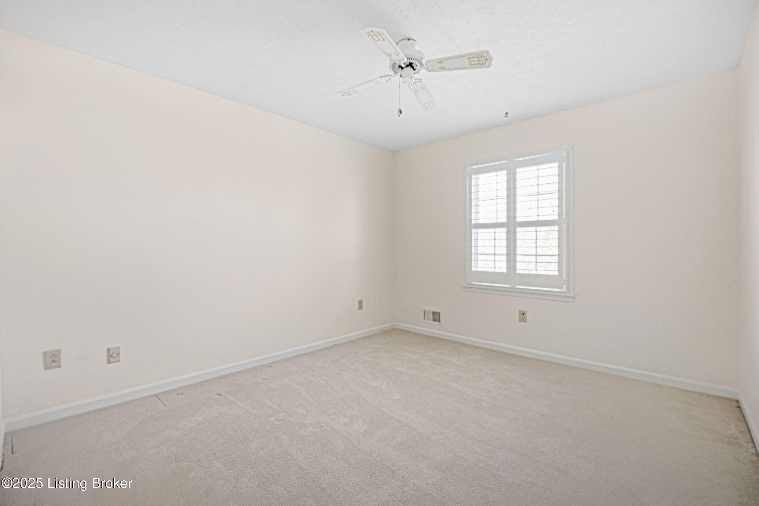 2412 Hayward Rd