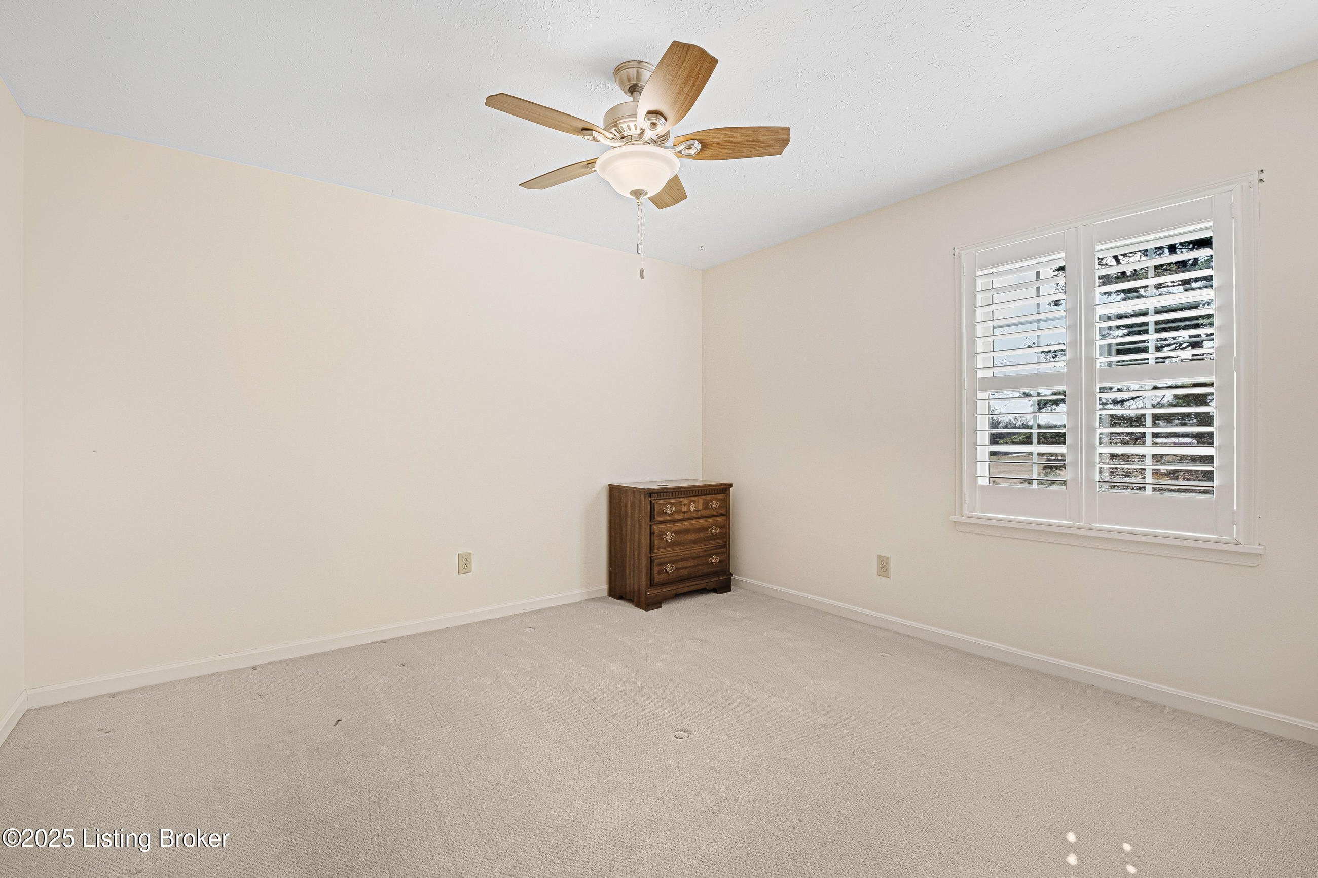 2412 Hayward Rd
