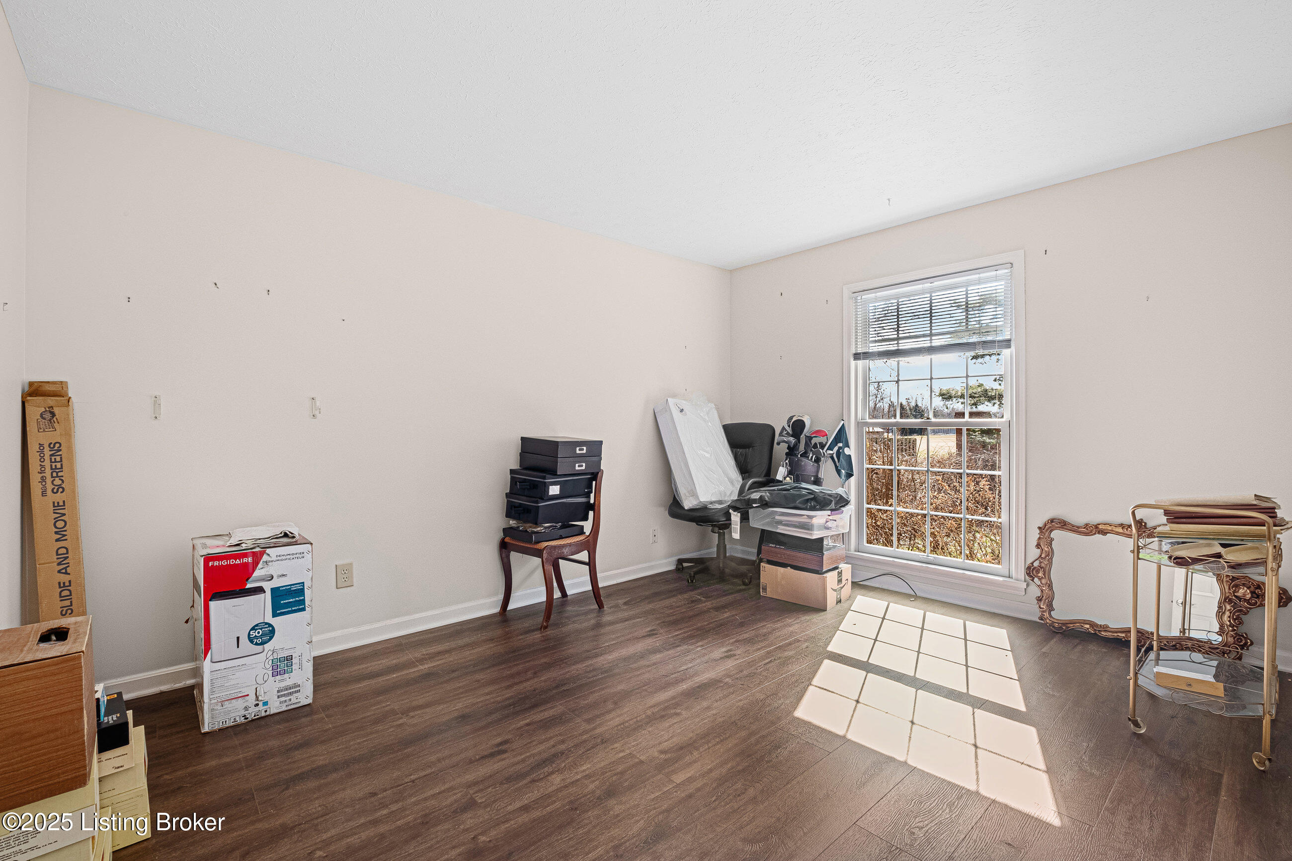 2412 Hayward Rd
