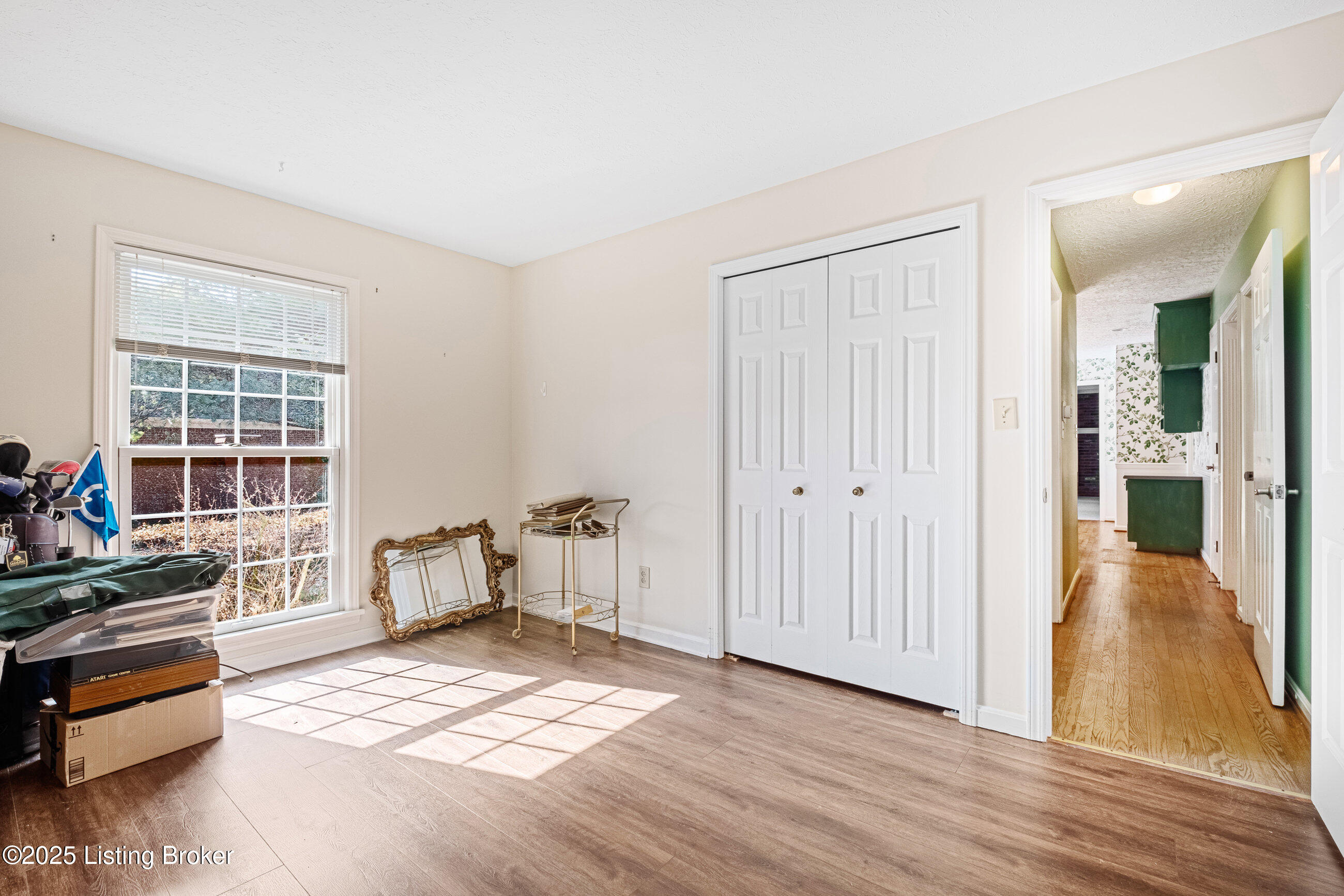 2412 Hayward Rd
