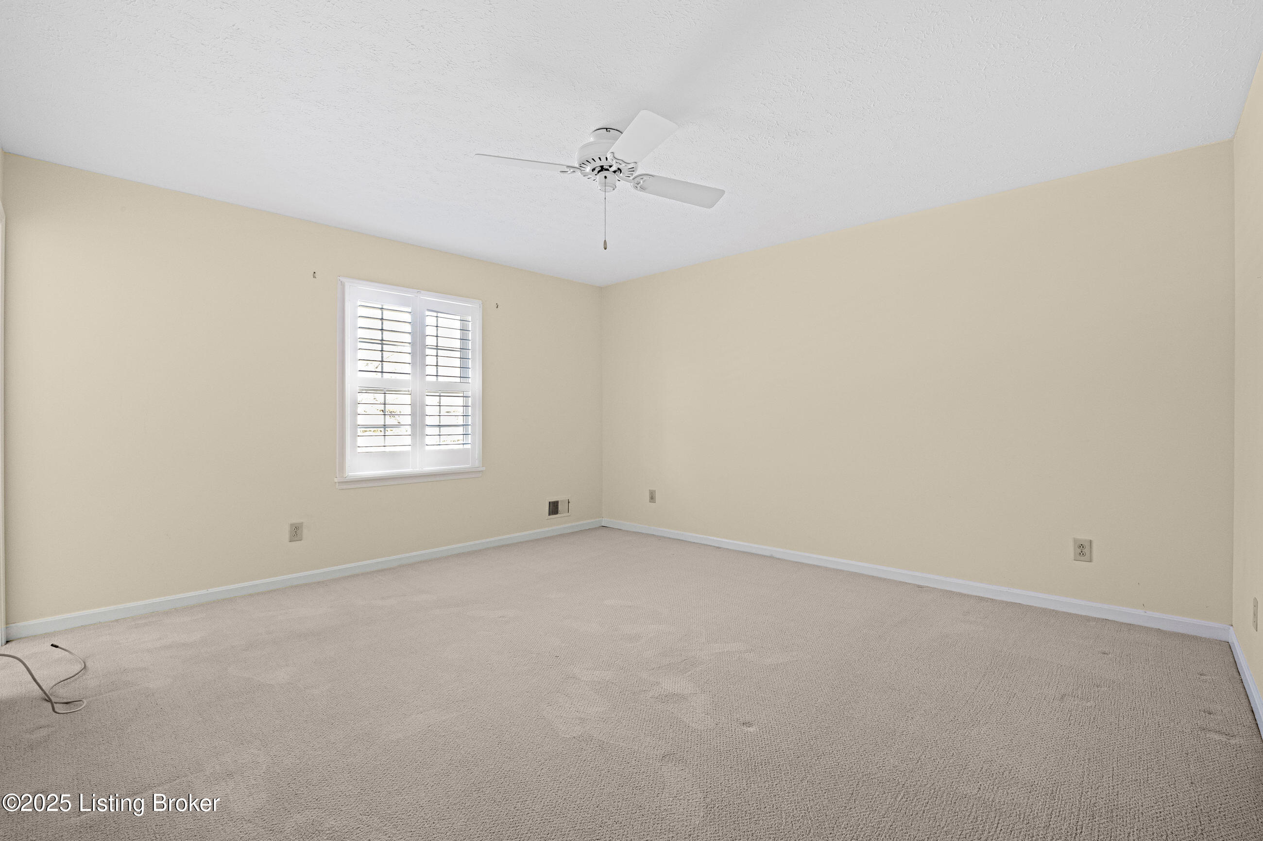 2412 Hayward Rd