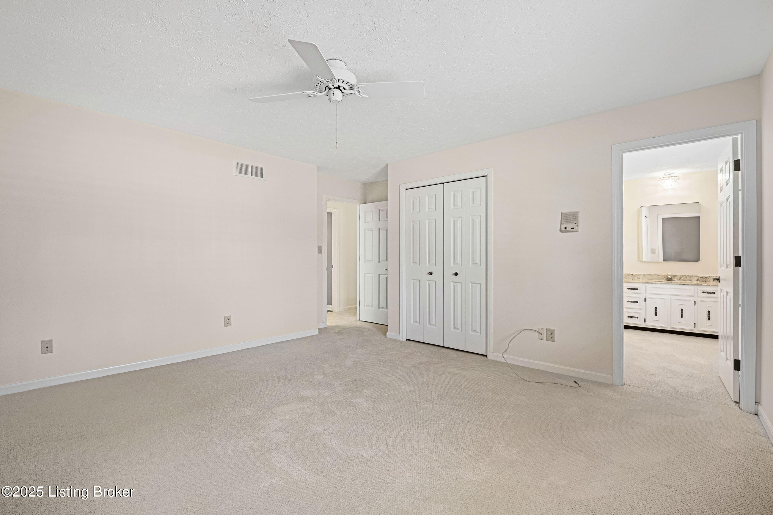 2412 Hayward Rd