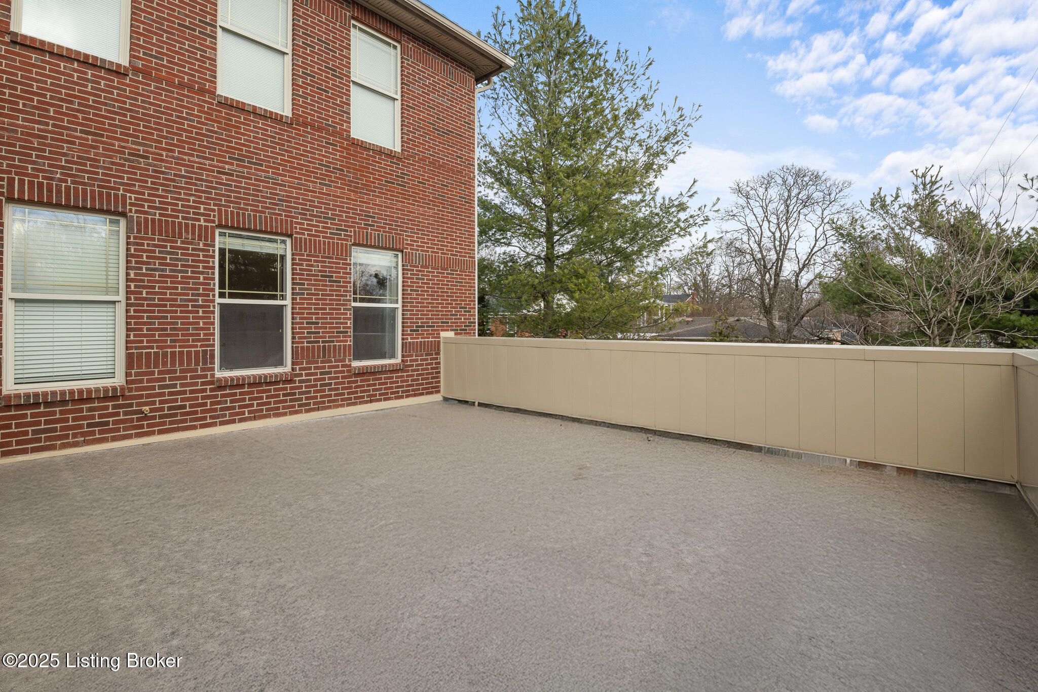 2001 Lancashire Ave, 104
