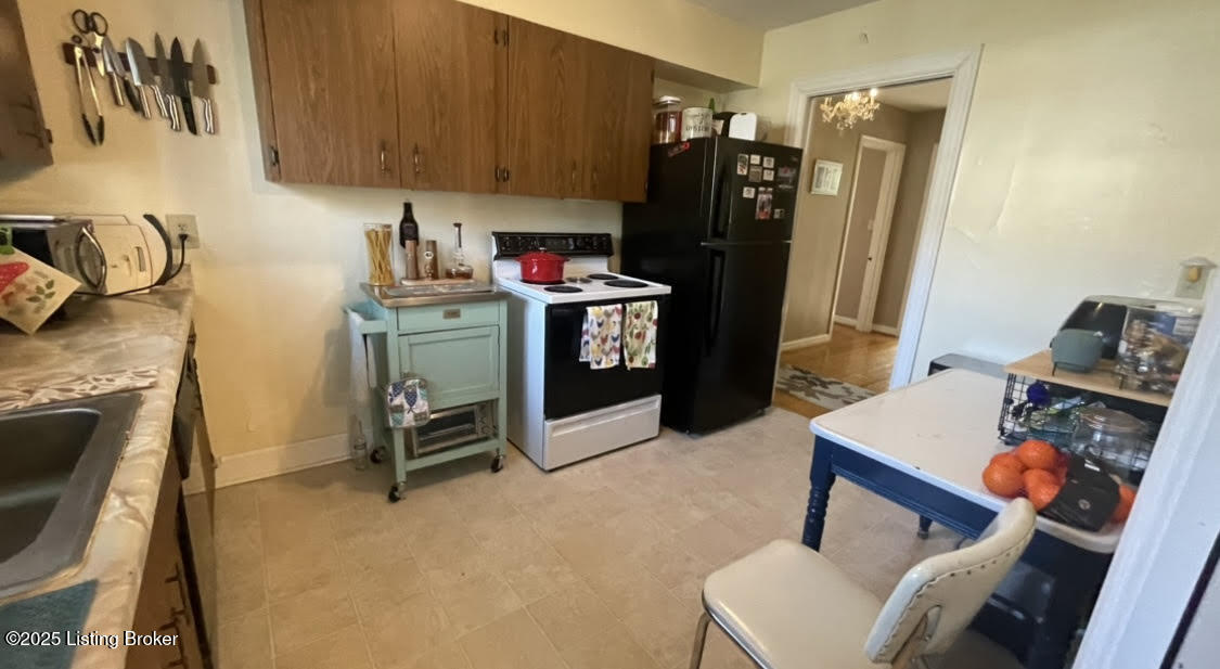 1167 Castlevale Dr, 1