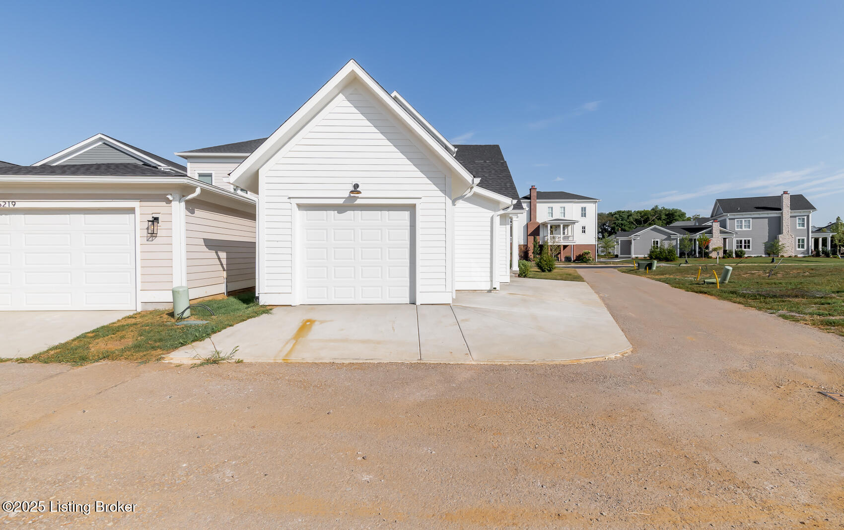6221 Passionflower Dr