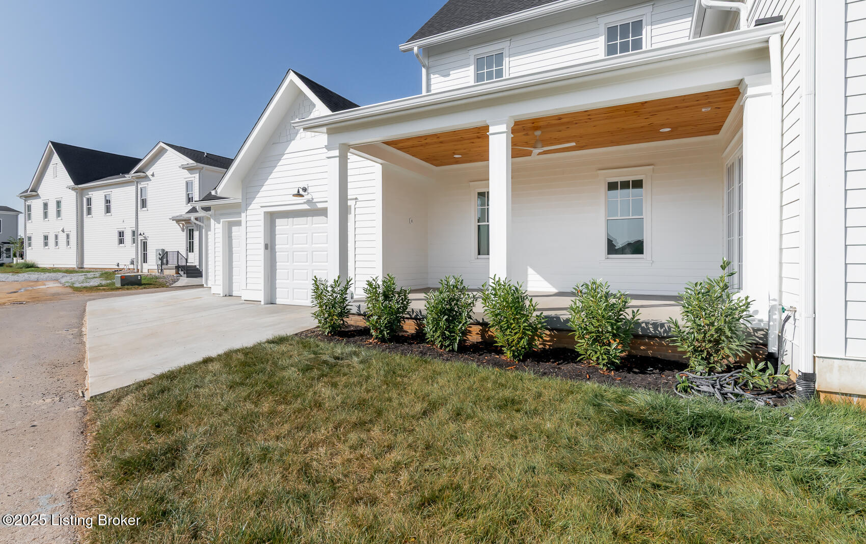 6221 Passionflower Dr
