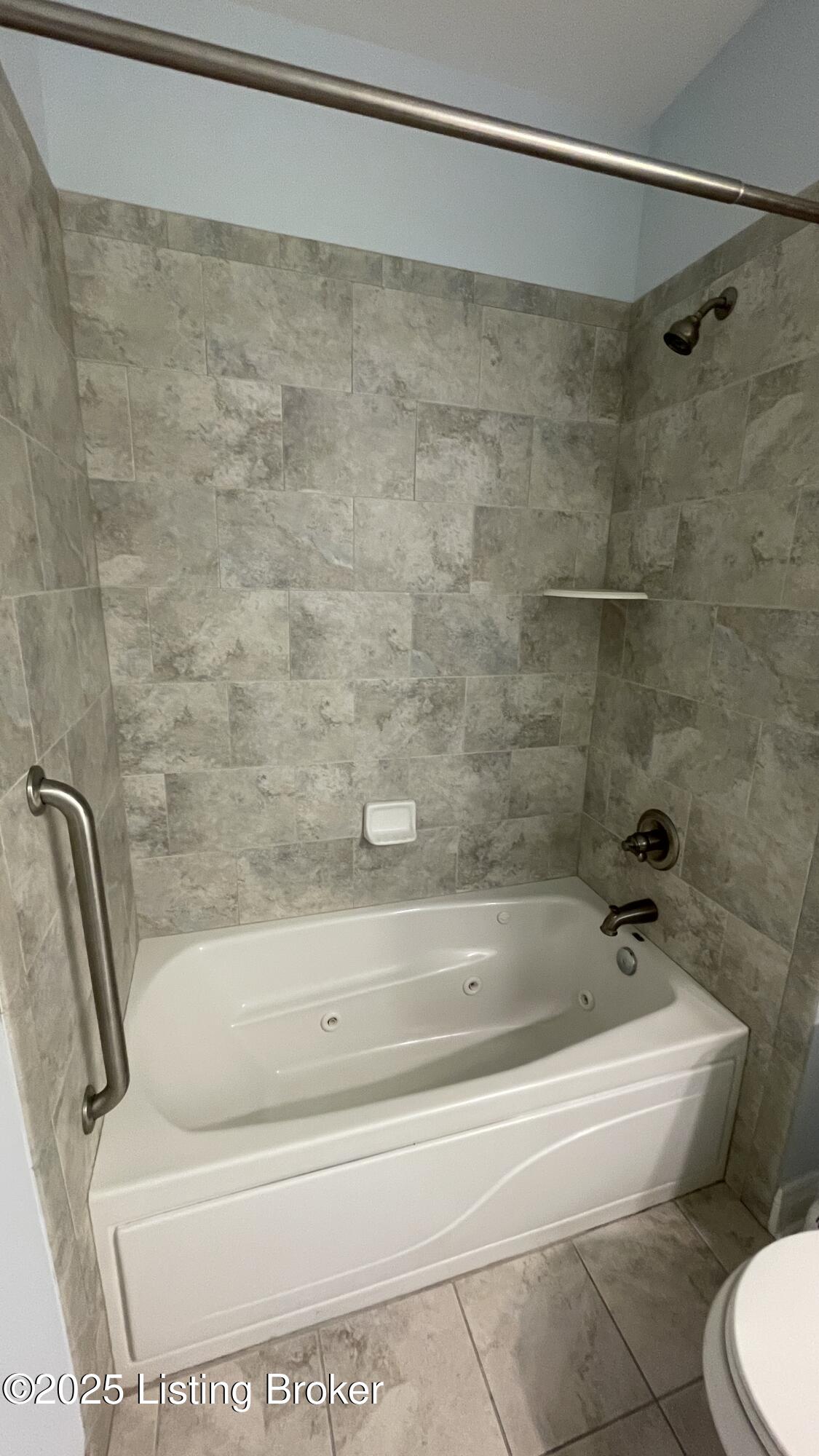 2411 Brownsboro Rd, 403