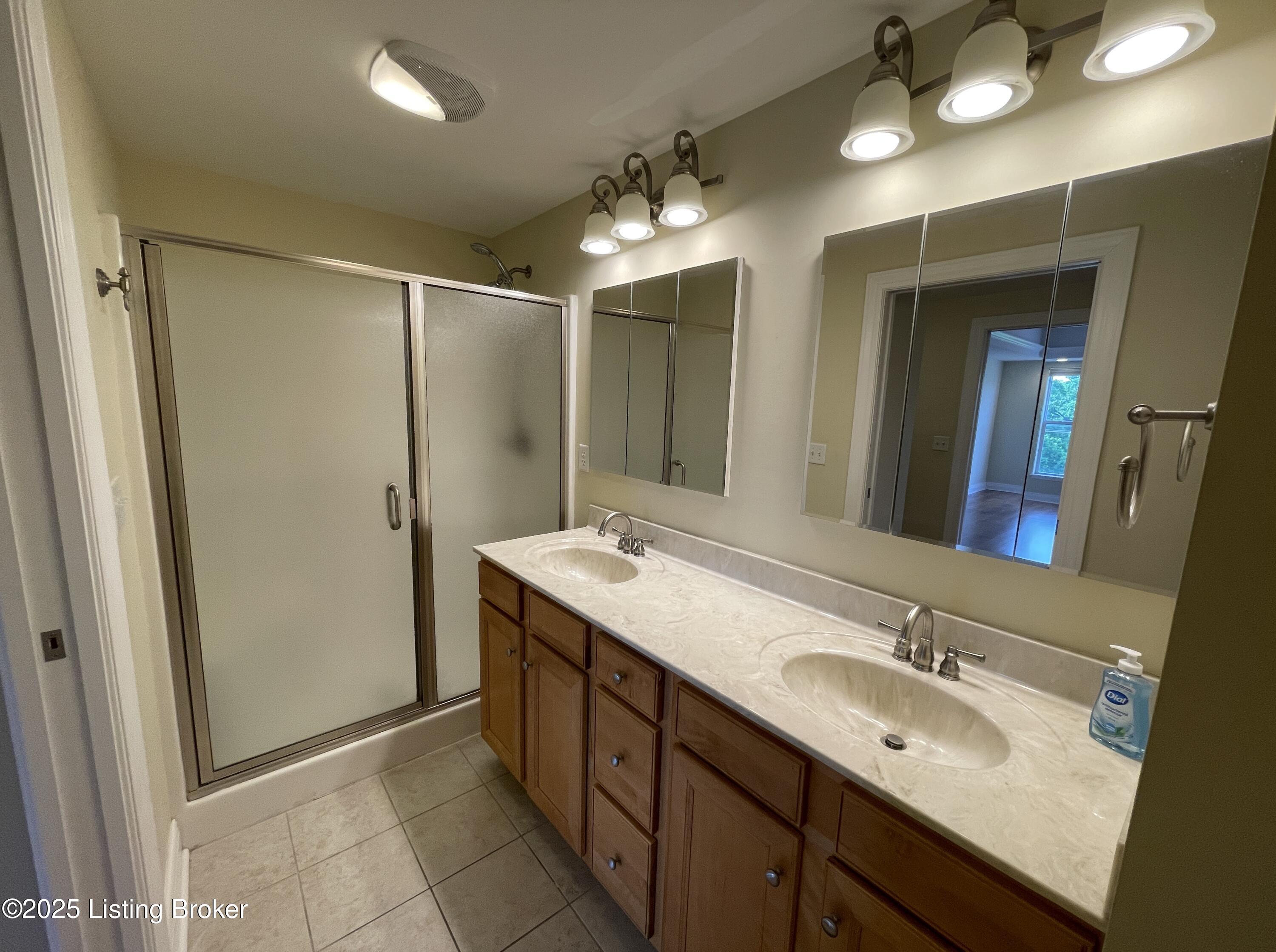 2411 Brownsboro Rd, 403