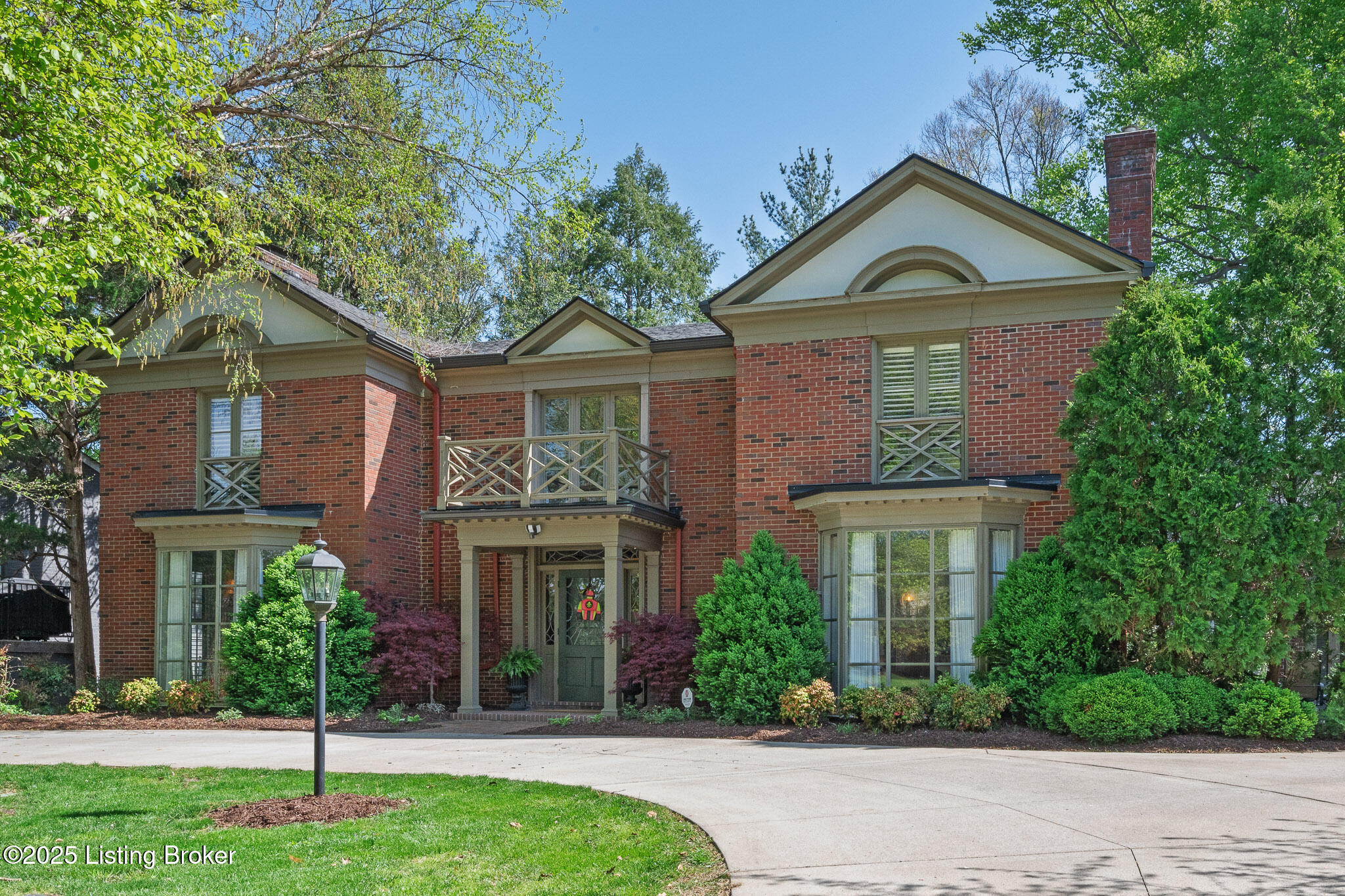1104 Rostrevor Cir