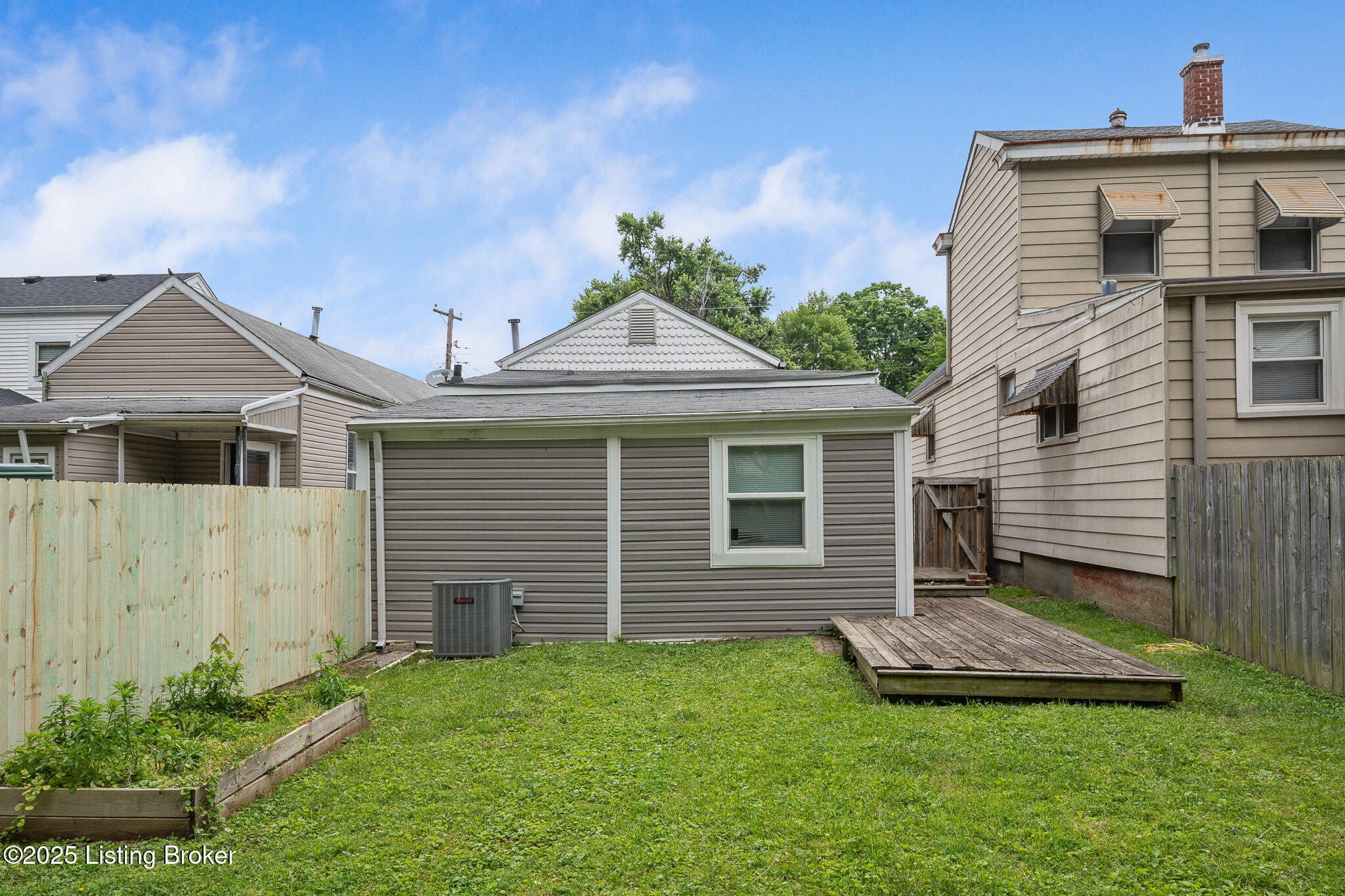 948 Samuel St