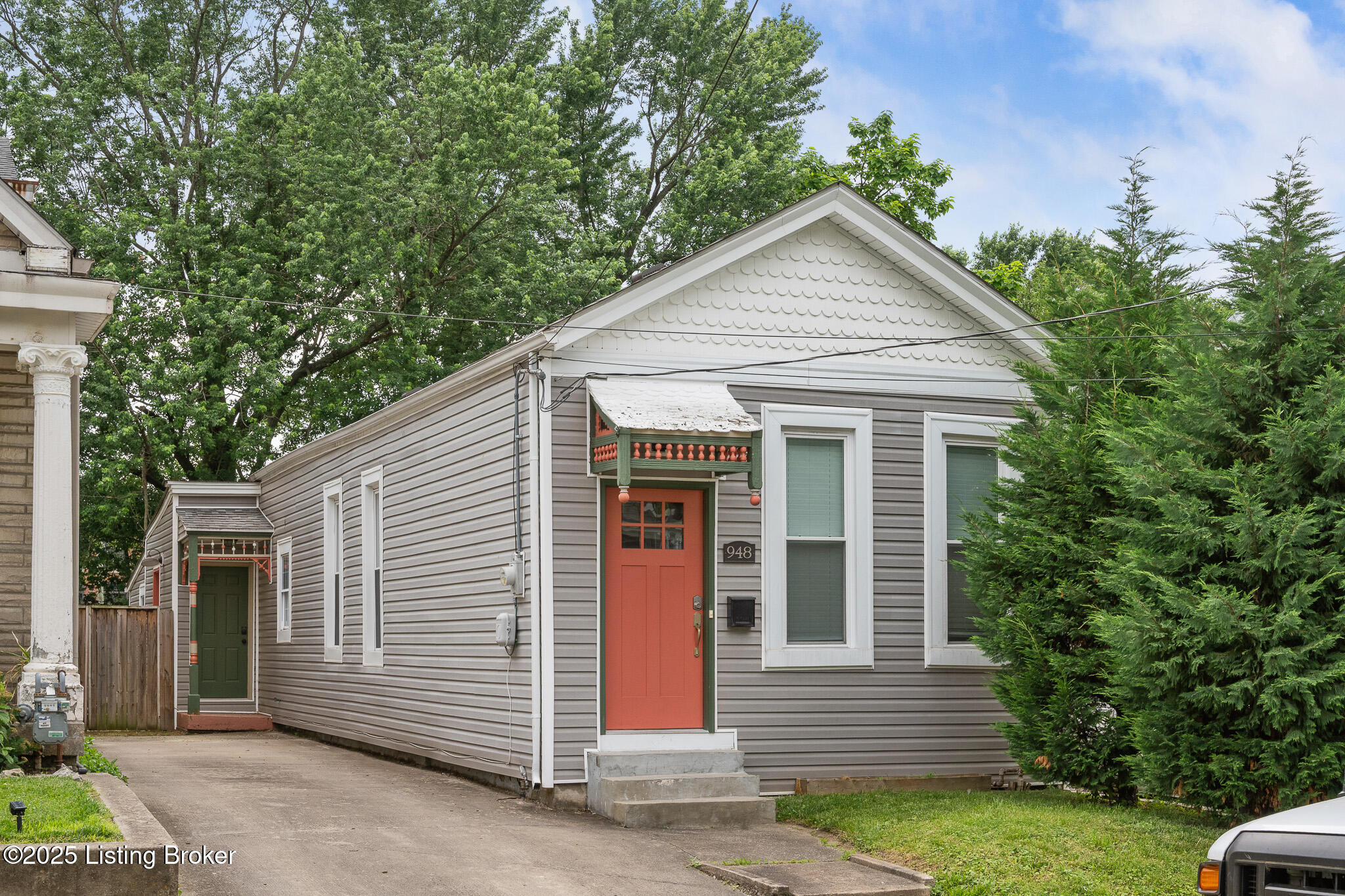 948 Samuel St