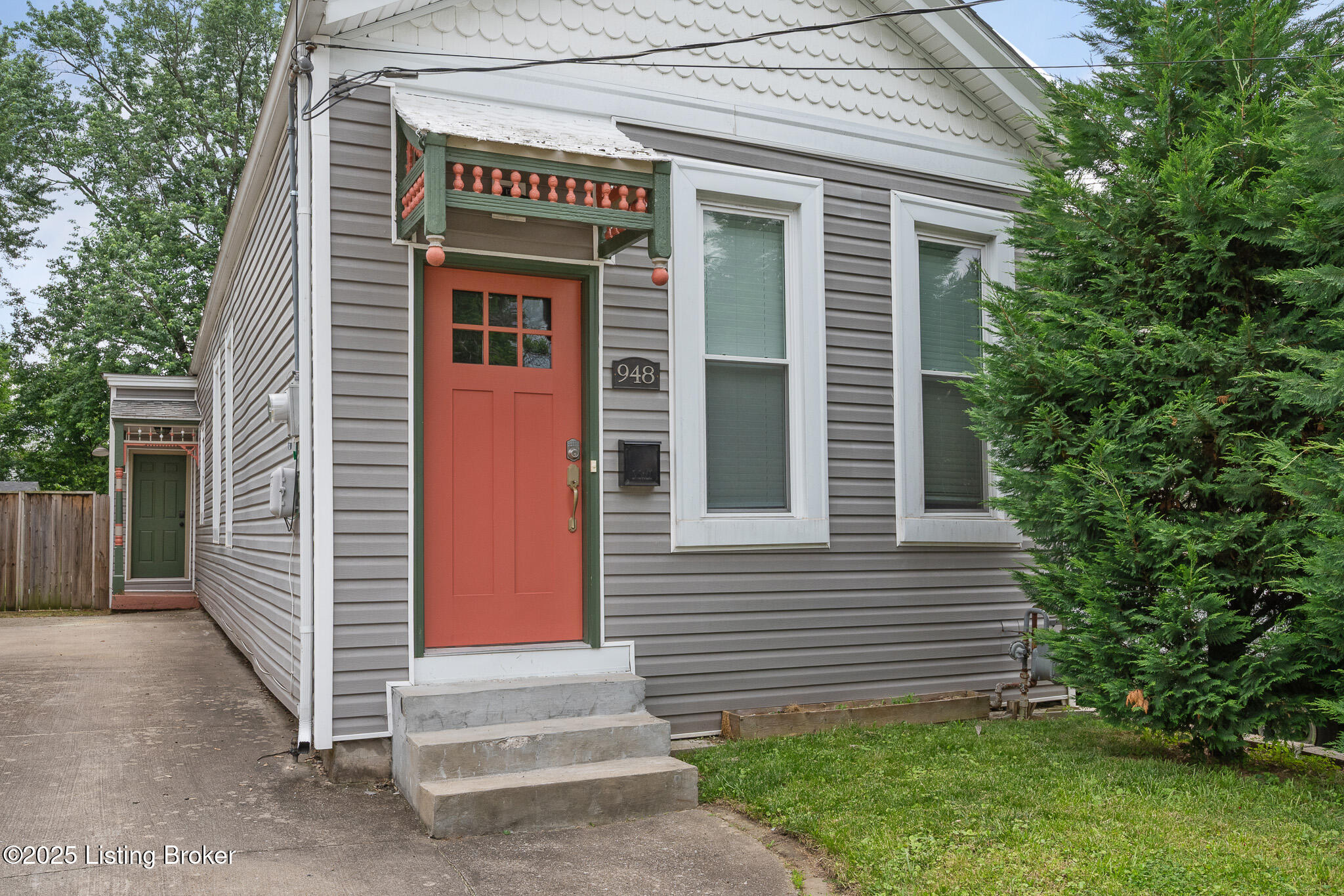 948 Samuel St