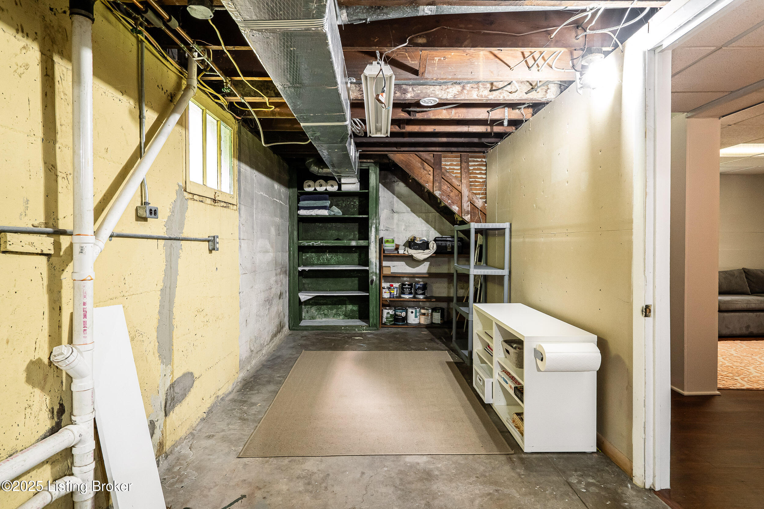 2429 Wallace Ave