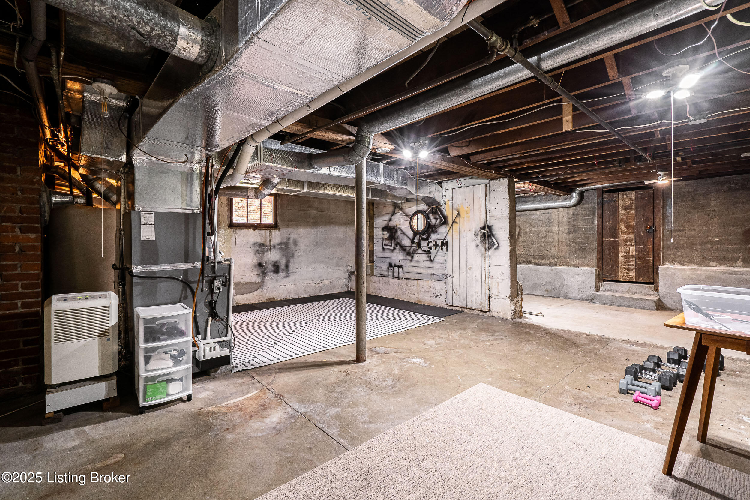 2429 Wallace Ave