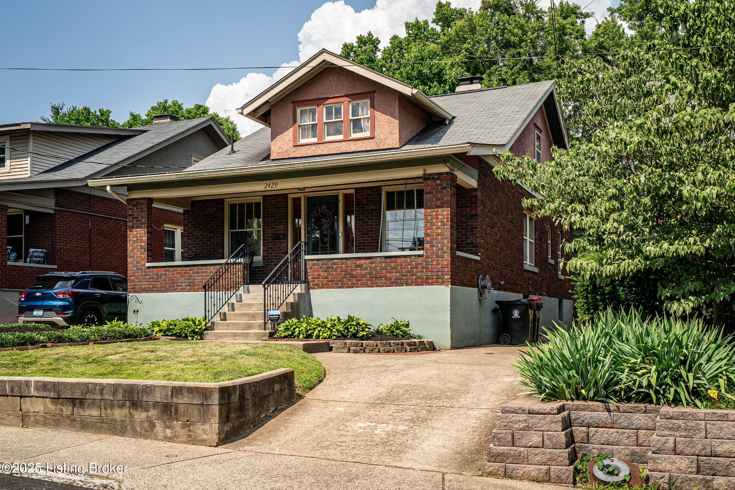 2429 Wallace Ave