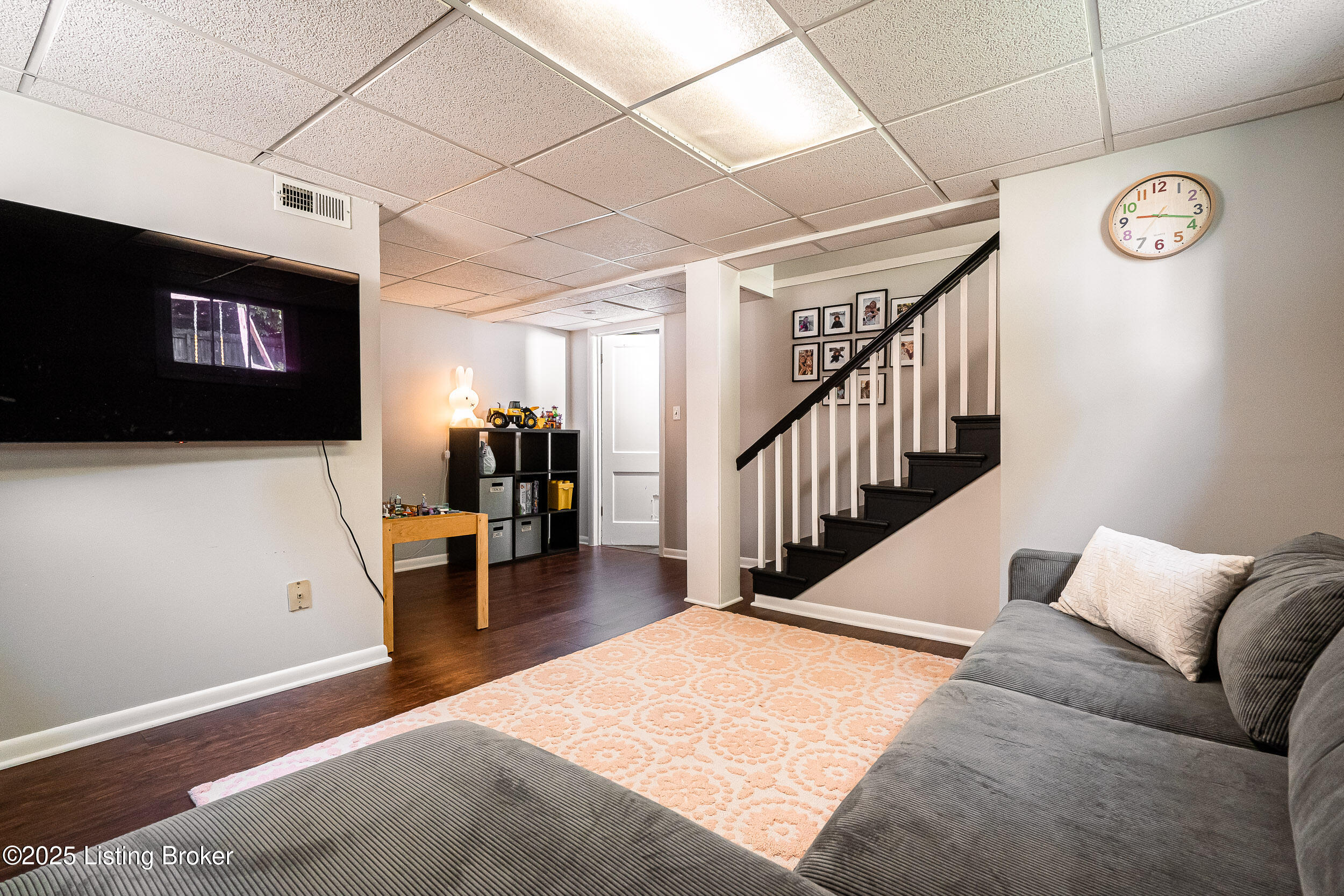 2429 Wallace Ave