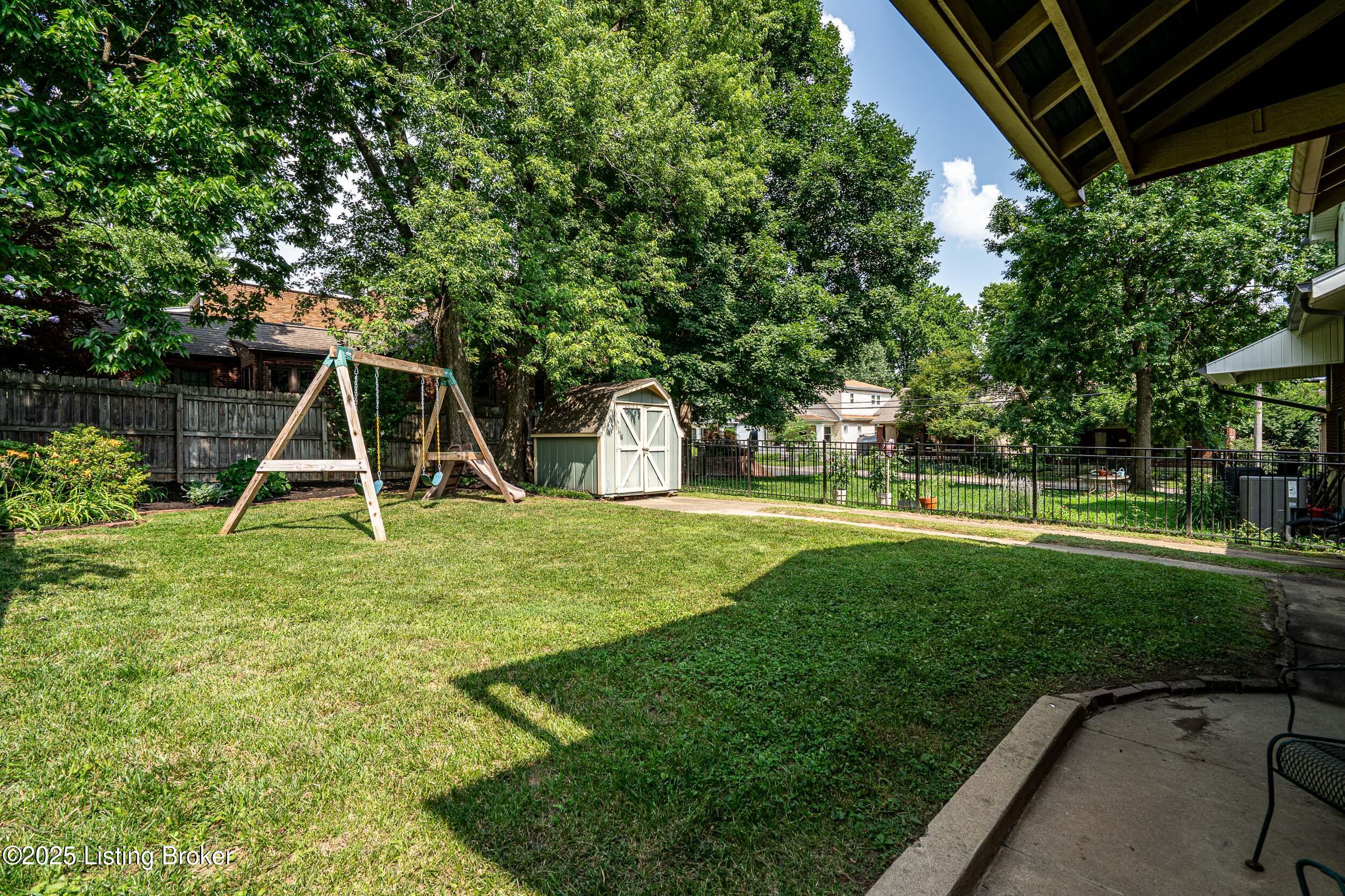 2429 Wallace Ave