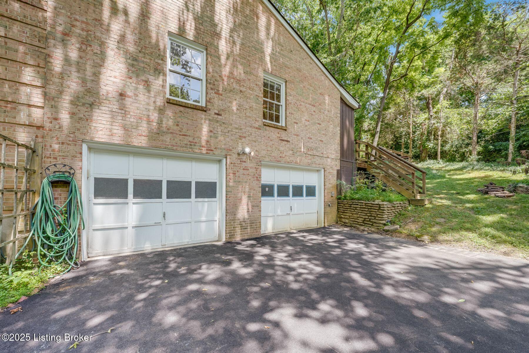 4100 Elmwood Ave