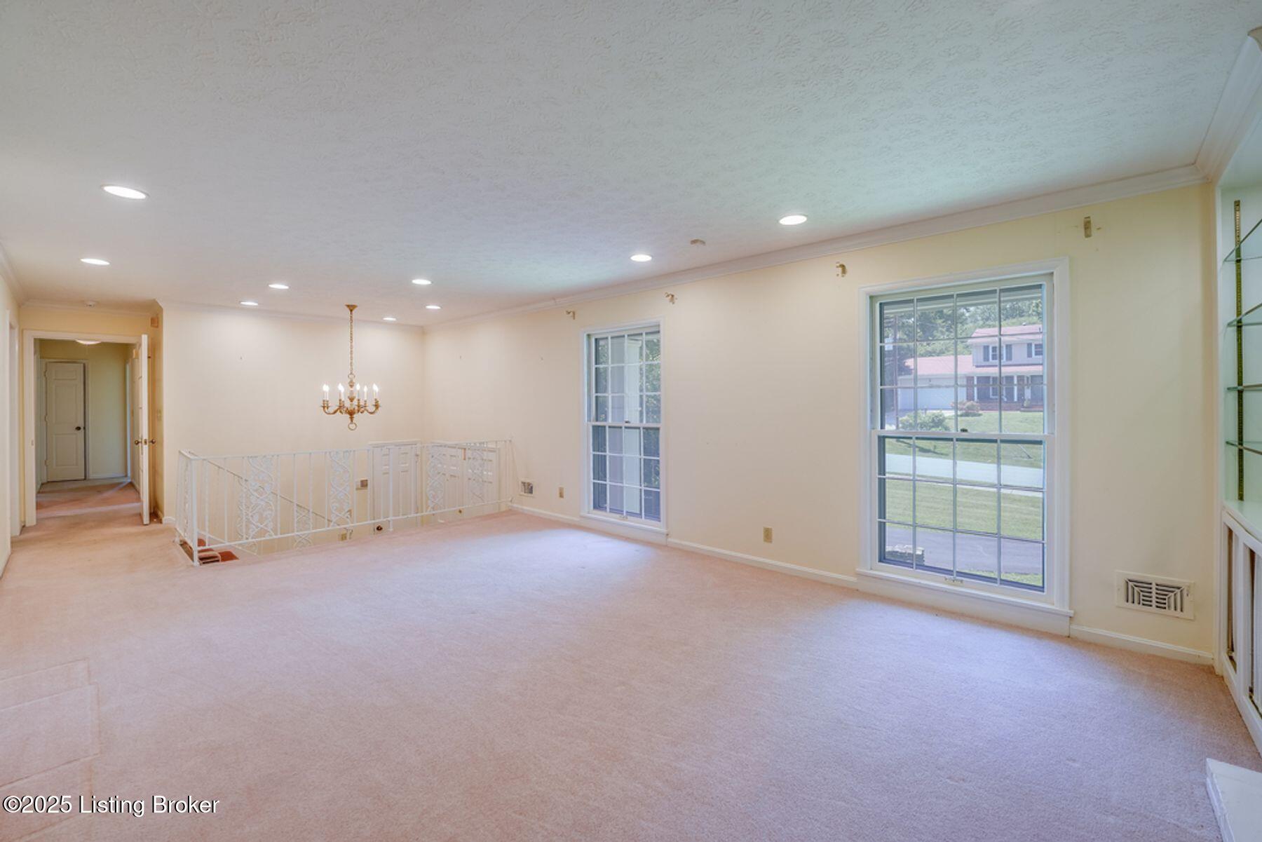 4100 Elmwood Ave