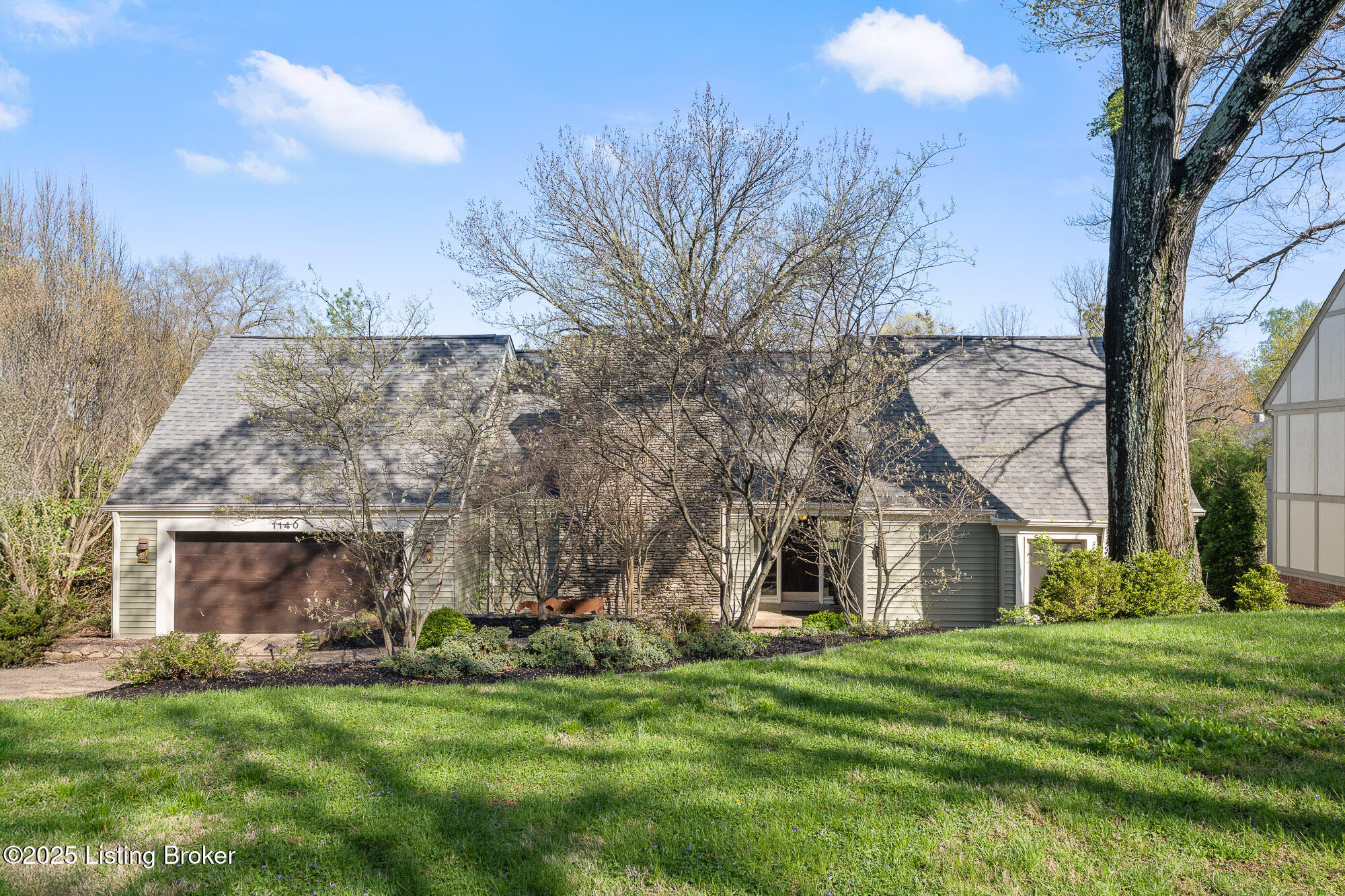 1140 Rostrevor Cir