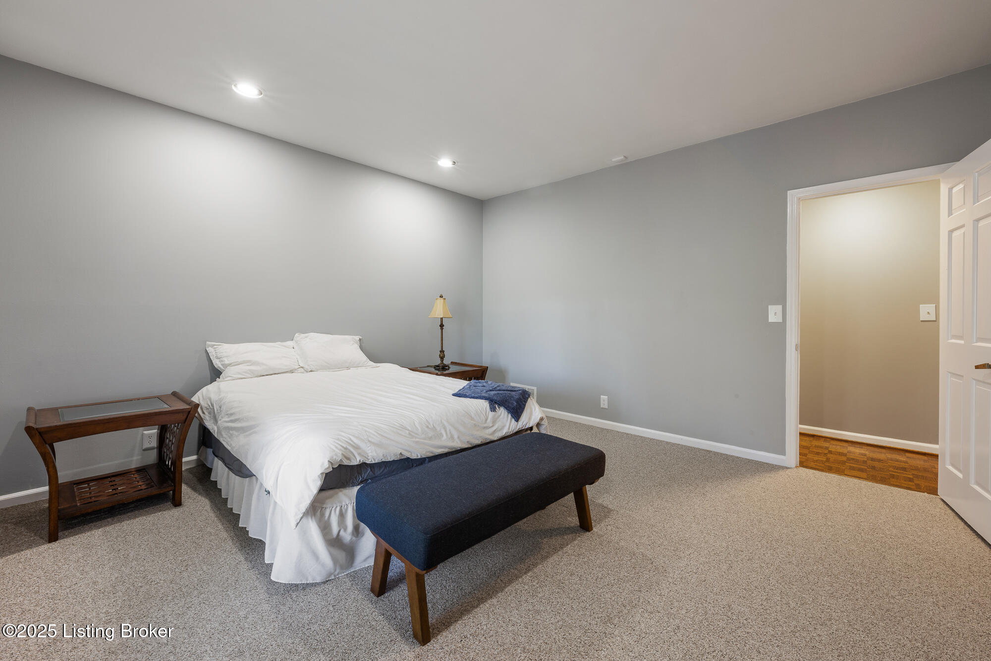 1140 Rostrevor Cir