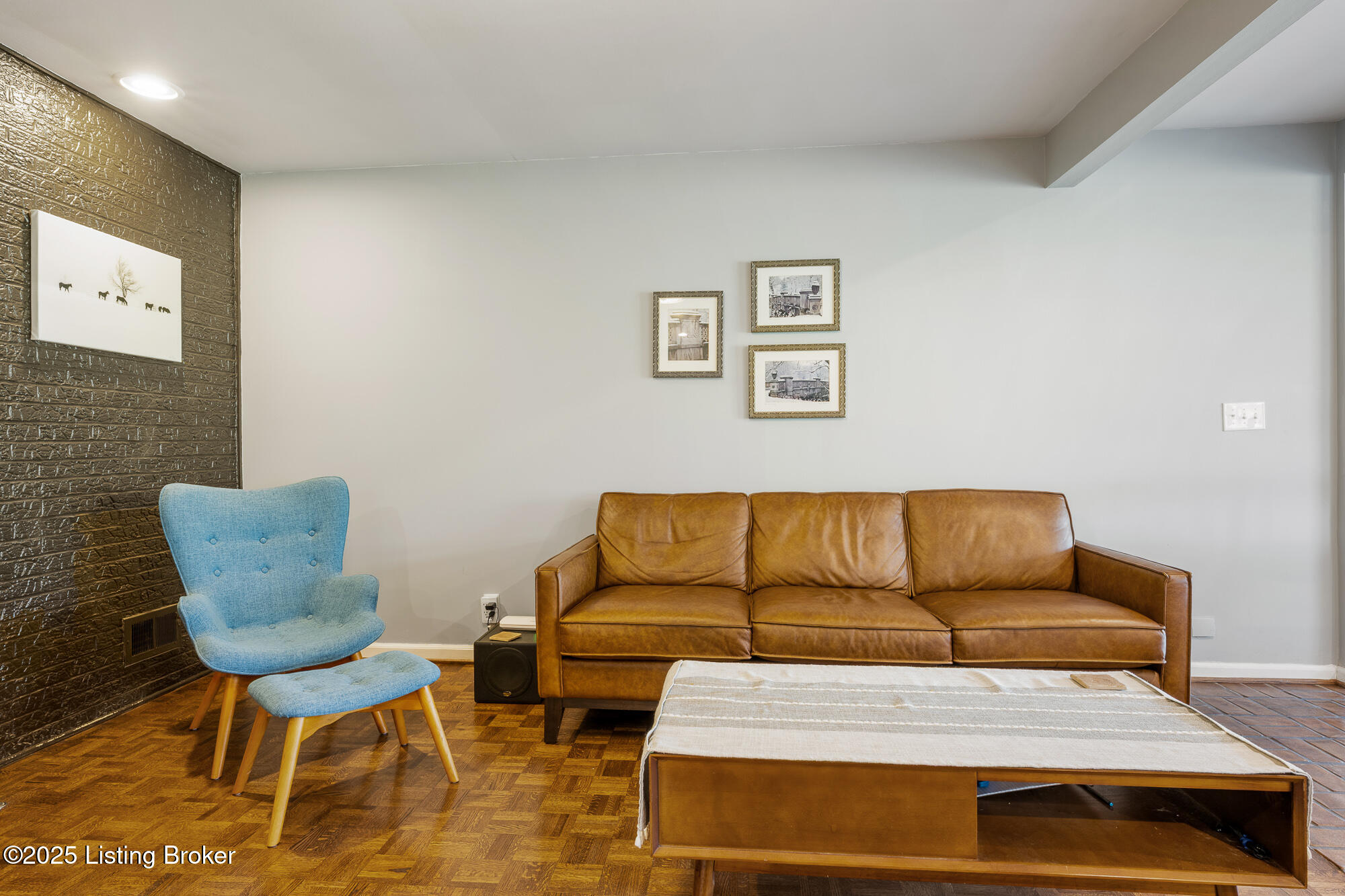 1140 Rostrevor Cir